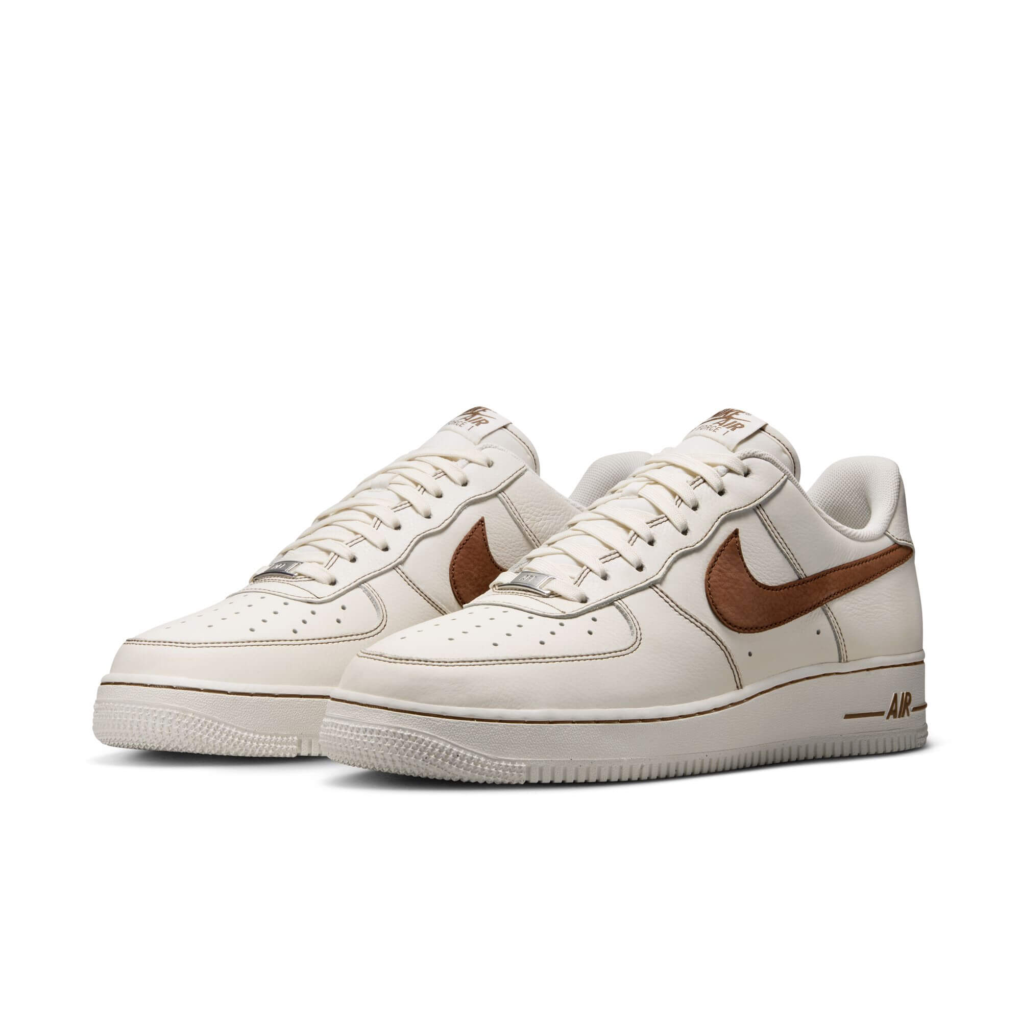 AIR FORCE 1 07 LV8 סניקרס