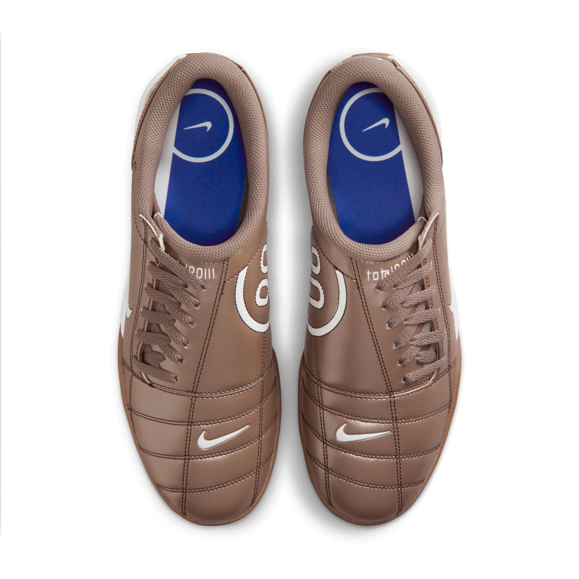 TOTAL 90 סניקרס