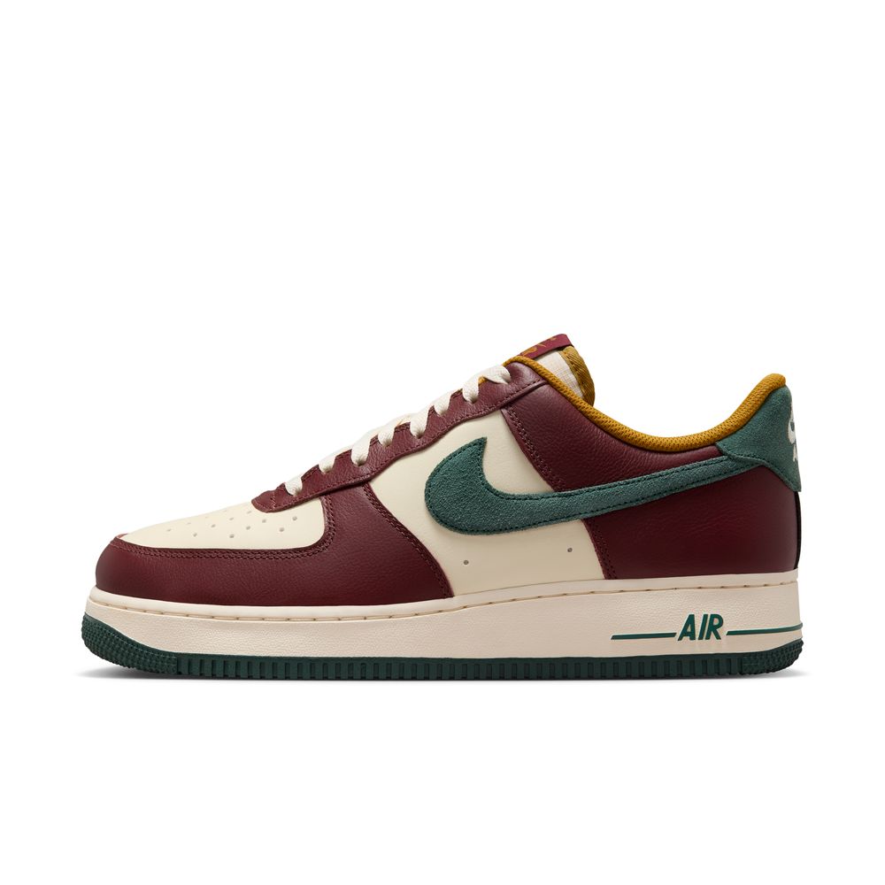 AIR FORCE 1 07 LV8 סניקרס