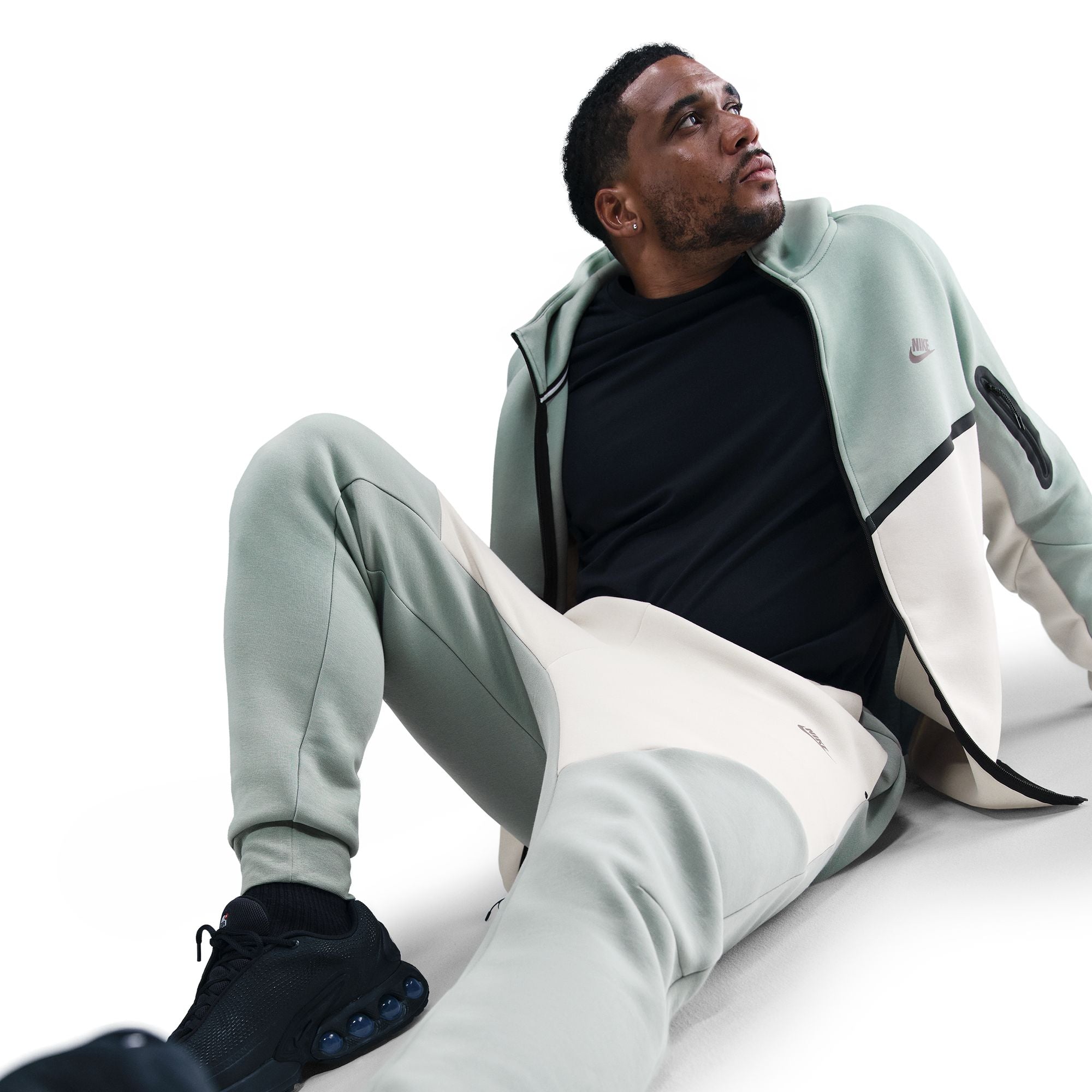 NIKE TECH FLEECE מכנסיים