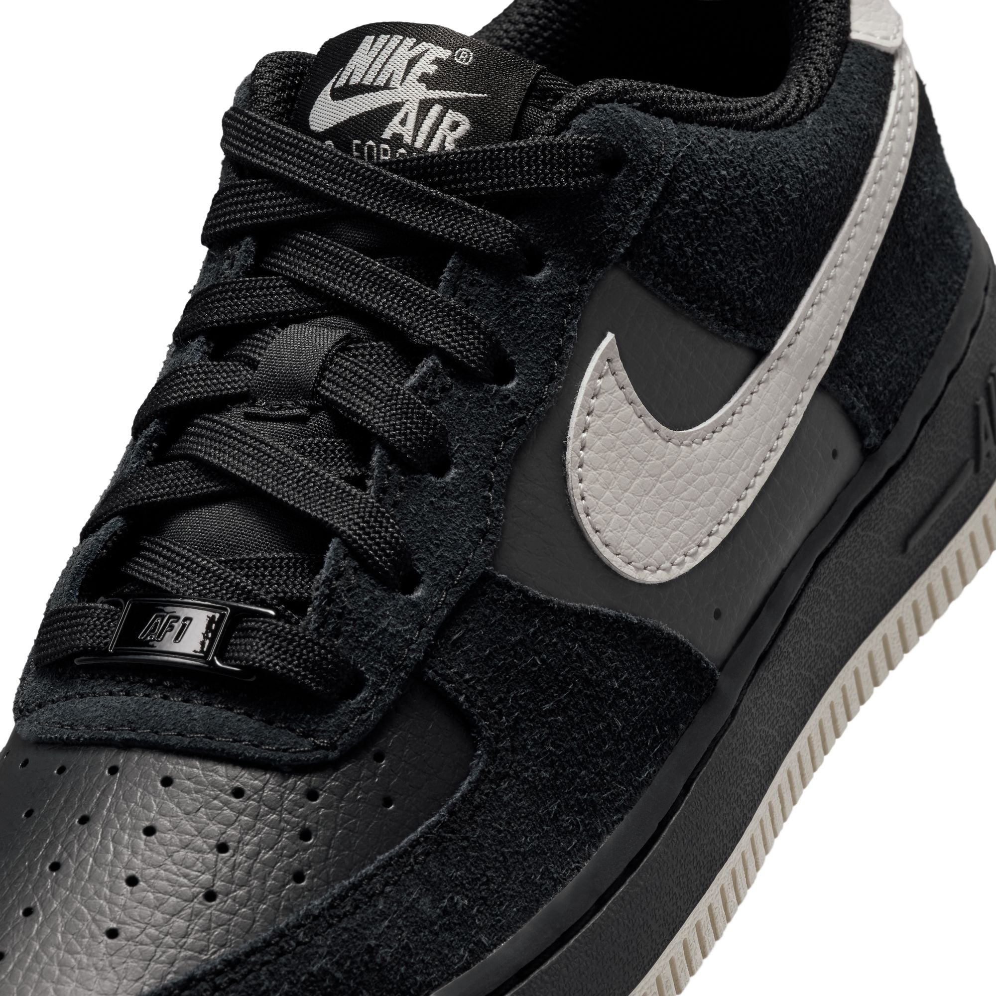 AIR FORCE 1 LV8 2 סניקרס