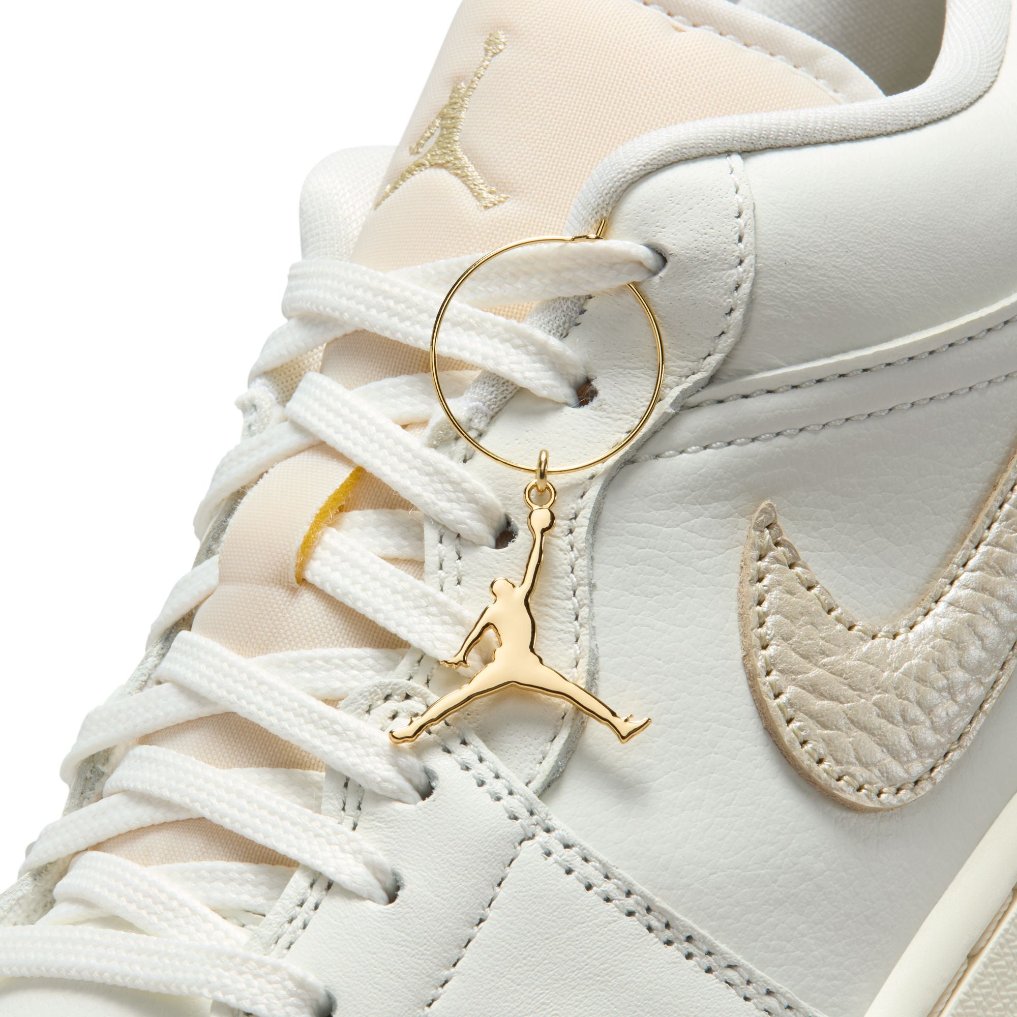 AIR JORDAN 1 LOW  סניקרס