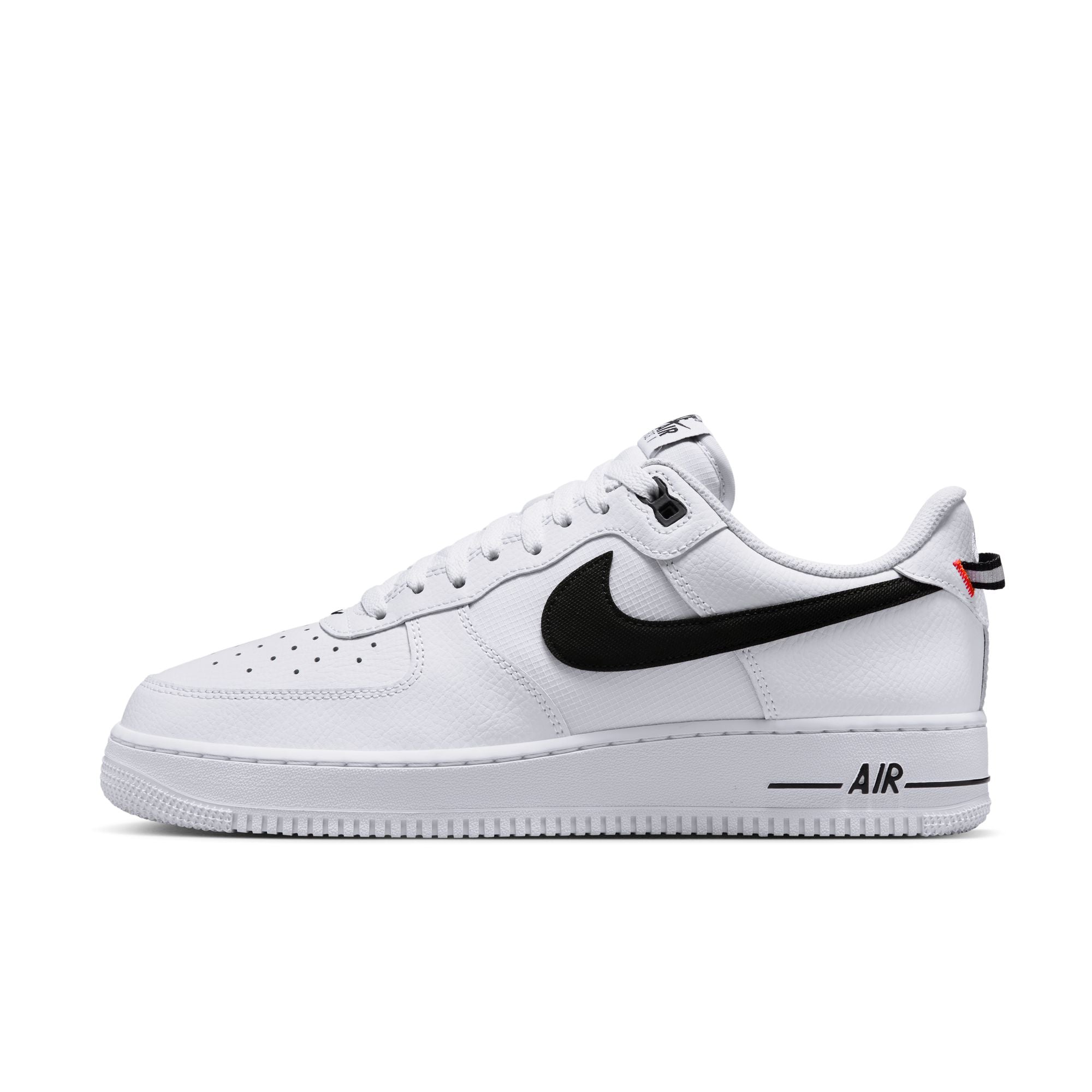 AIR FORCE 1 07 LV8 סניקרס