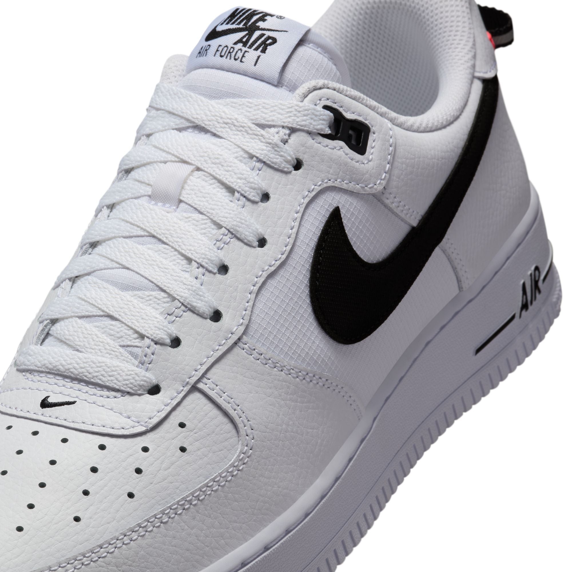 AIR FORCE 1 07 LV8 סניקרס