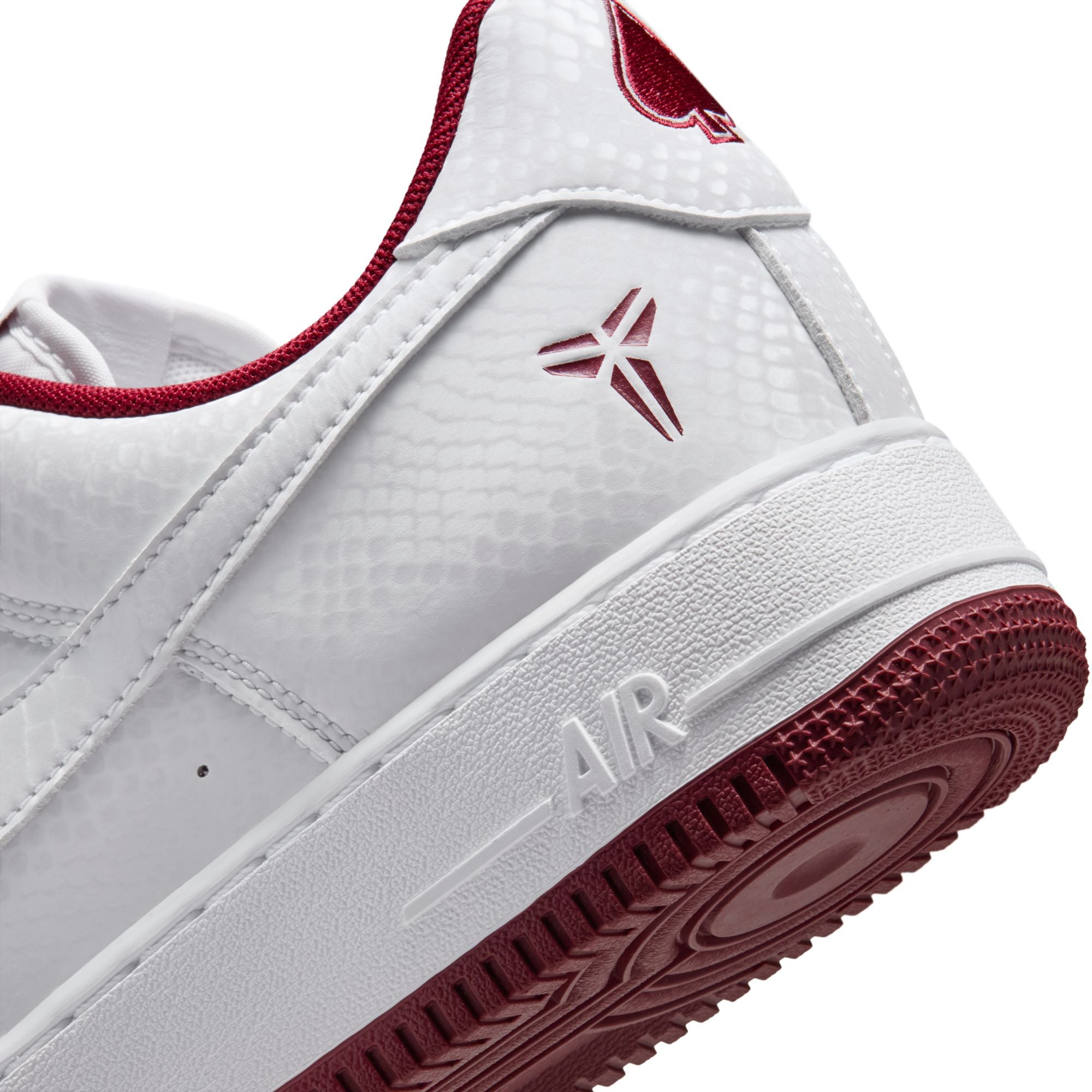 KOBE AIR FORCE 1 LOW סניקרס