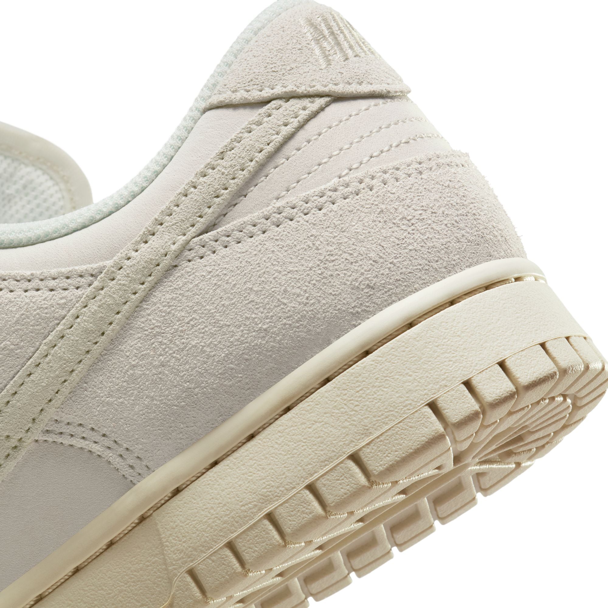 DUNK LOW RETRO SE סניקרס