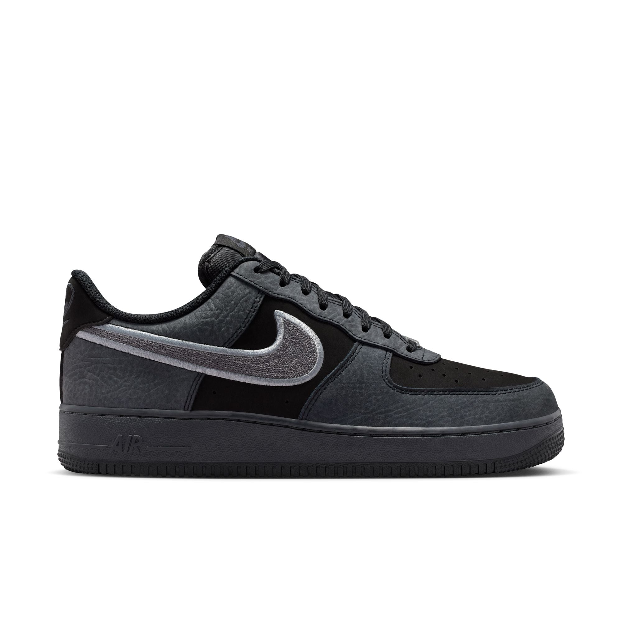 AIR FORCE 1 '07 LV8 סניקרס