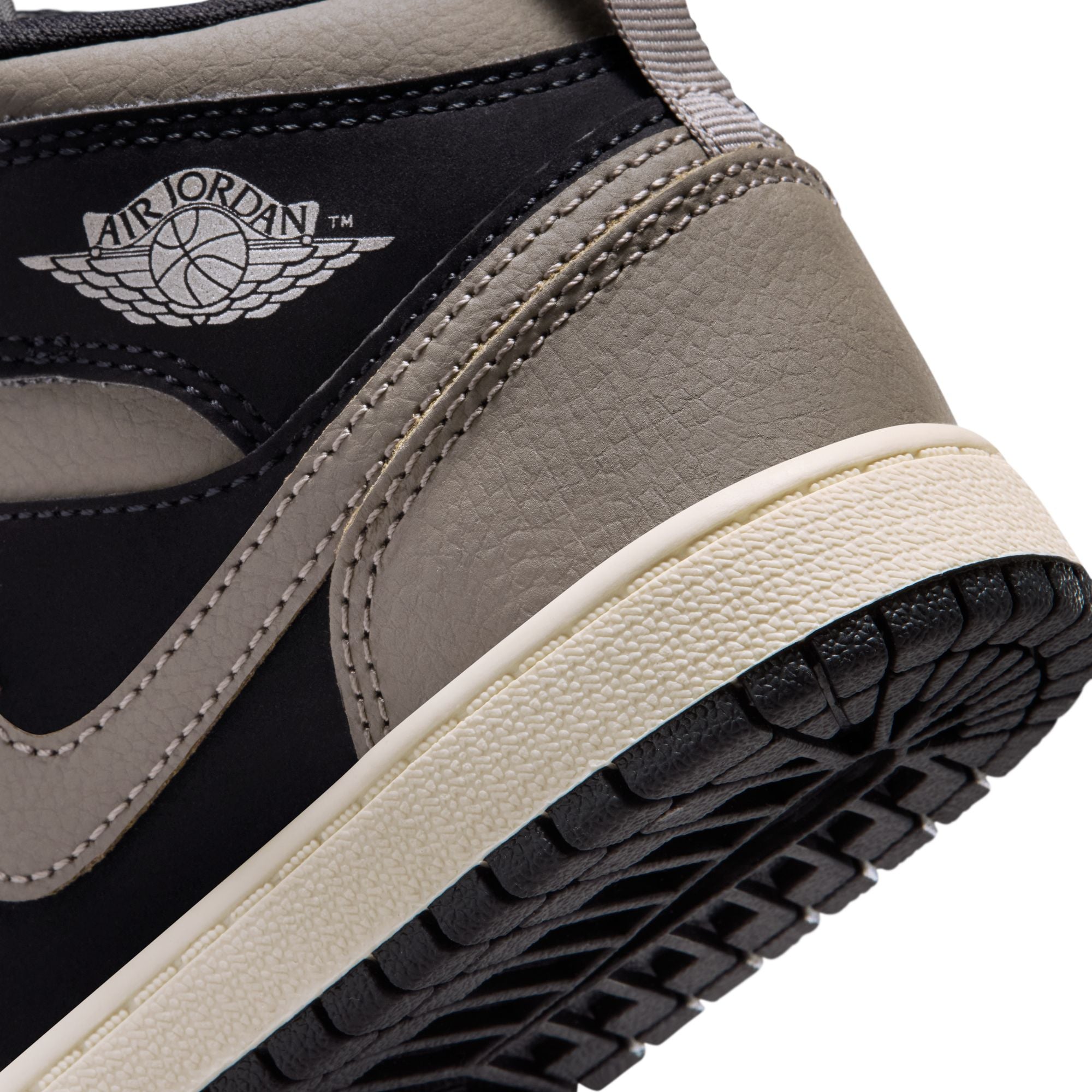 JORDAN 1 MID SE סניקרס
