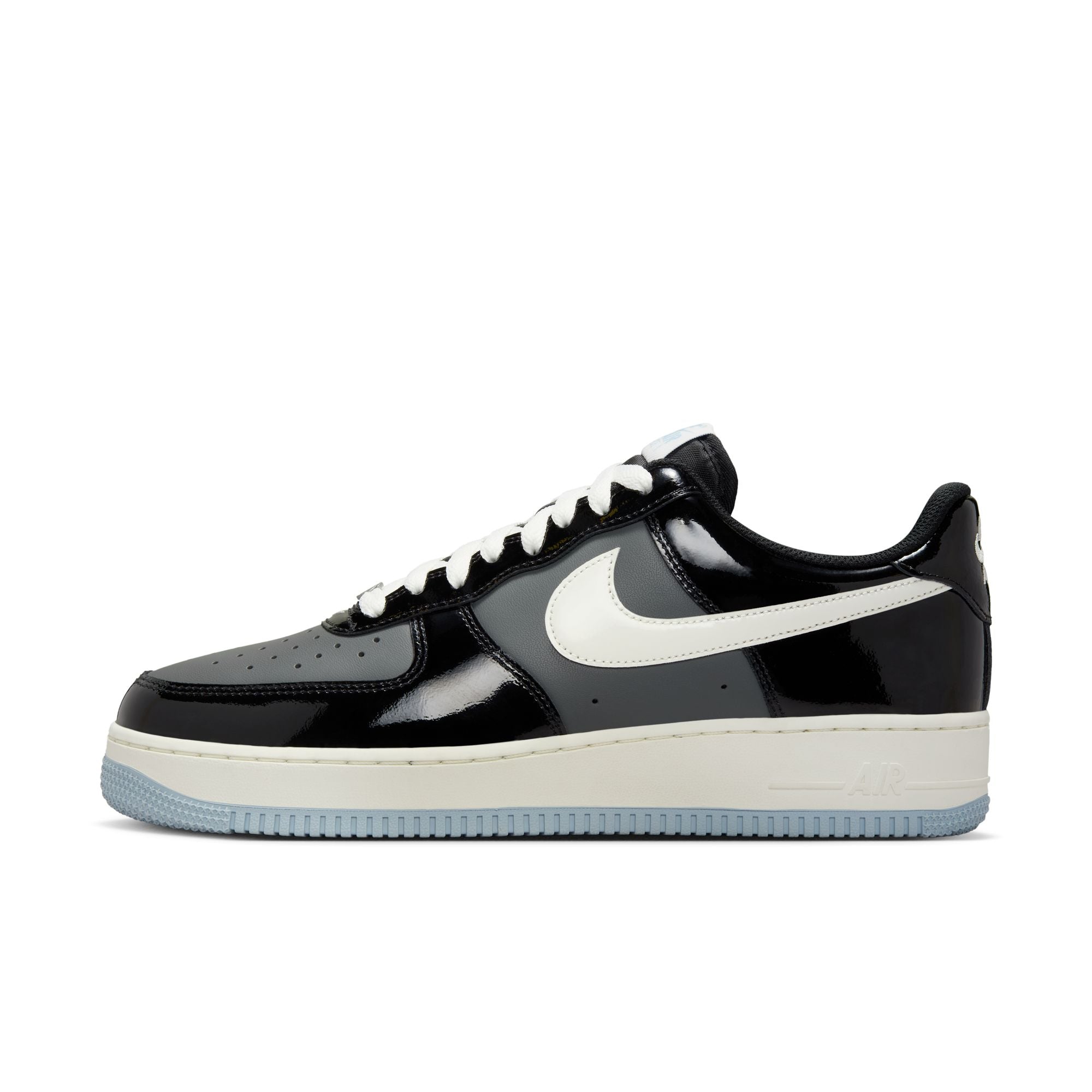 NIKE AIR FORCE 1 07 סניקרס