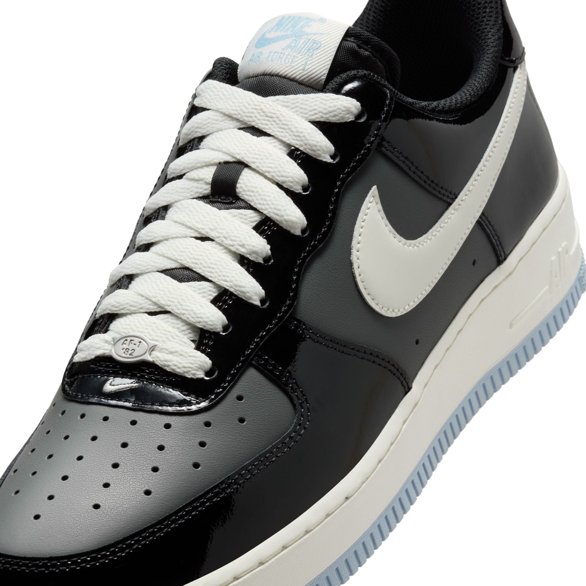 NIKE AIR FORCE 1 07 סניקרס