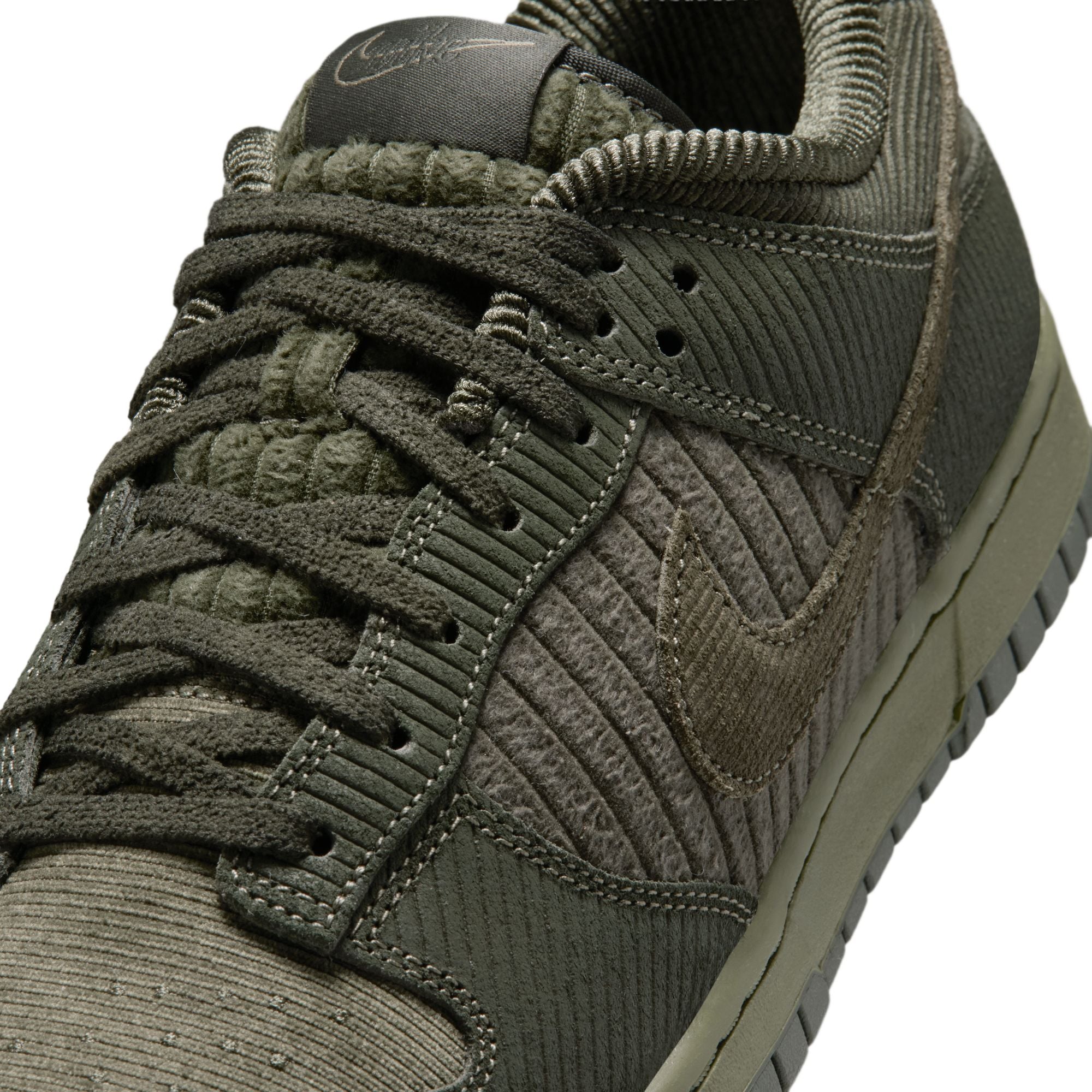 Dunk Low Retro Premium סניקרס