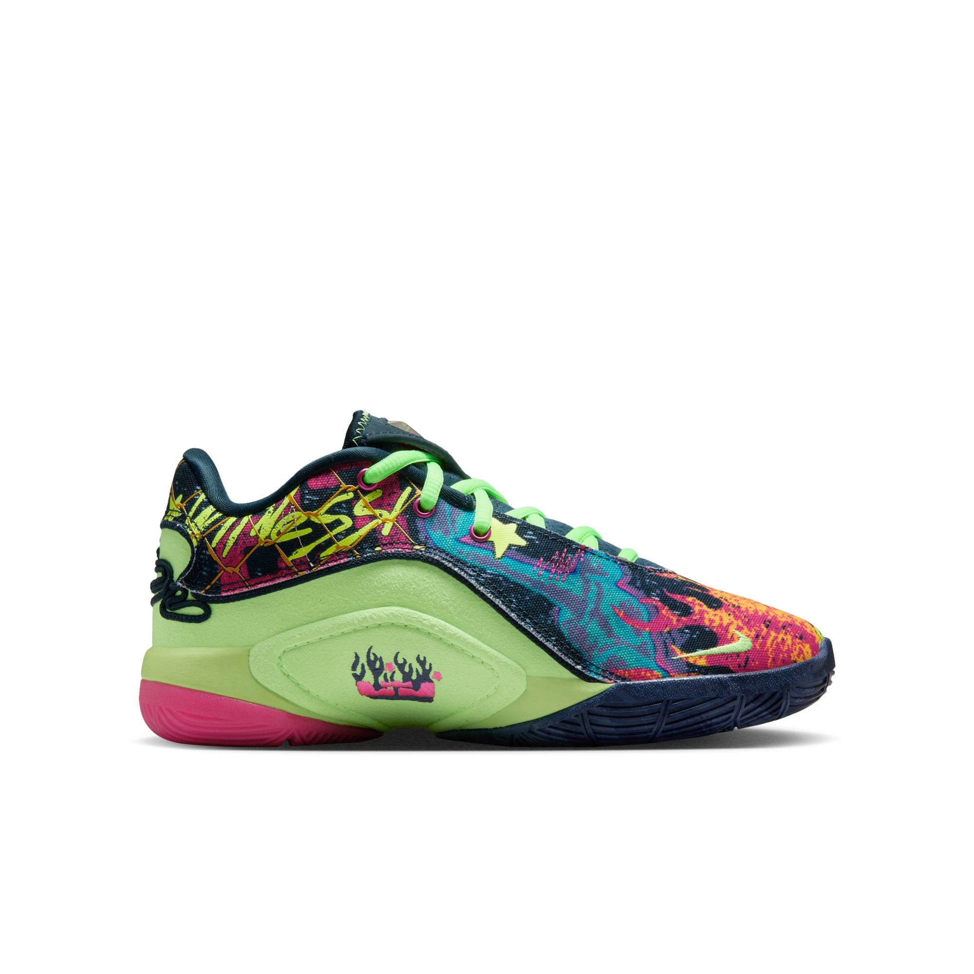 LEBRON XXII BW  נעלי כדורסל