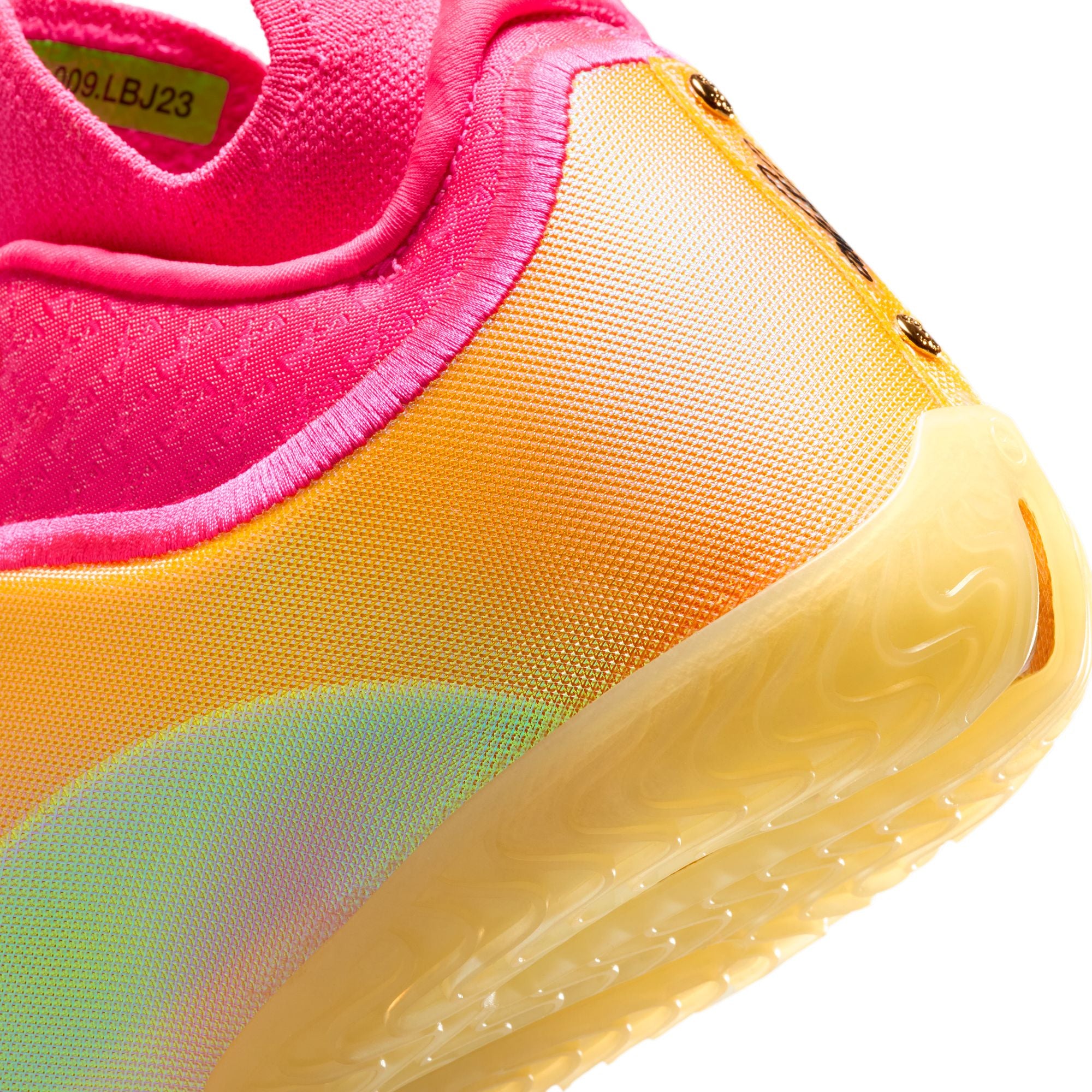 LEBRON XXIII ELITE נעלי כדורסל