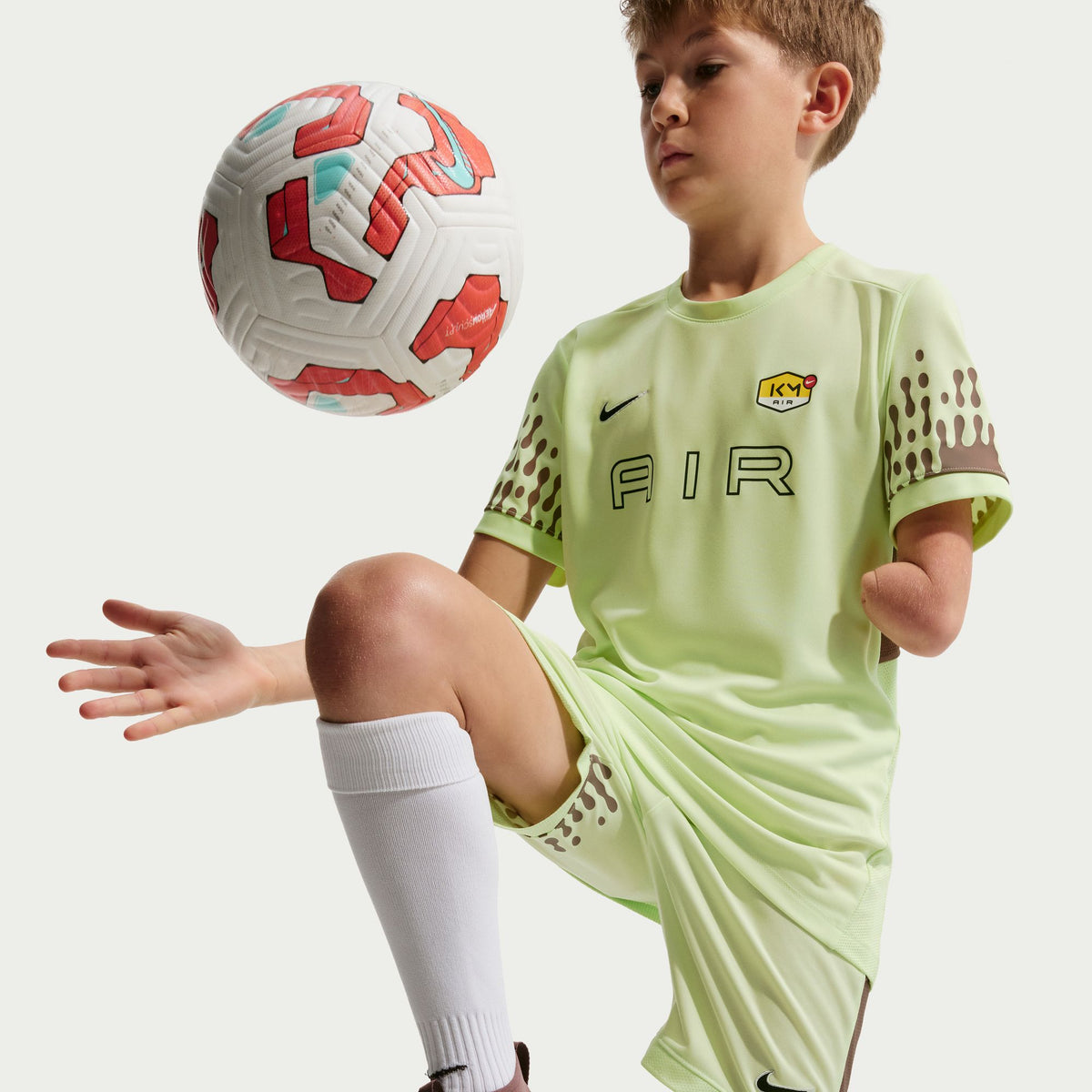 KYLIAN MBAPPE ACADEMY מכנסיים קצרים
