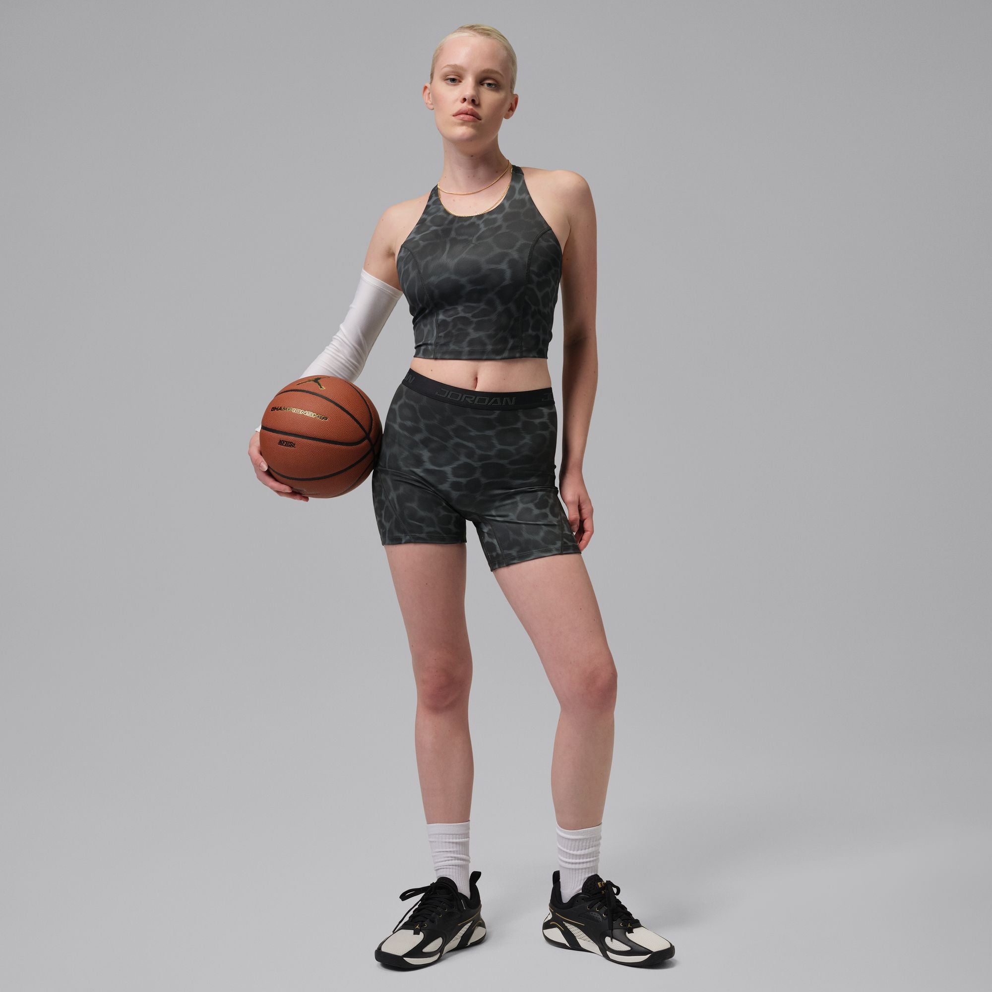 JORDAN SPORT טופ אימון מודפס