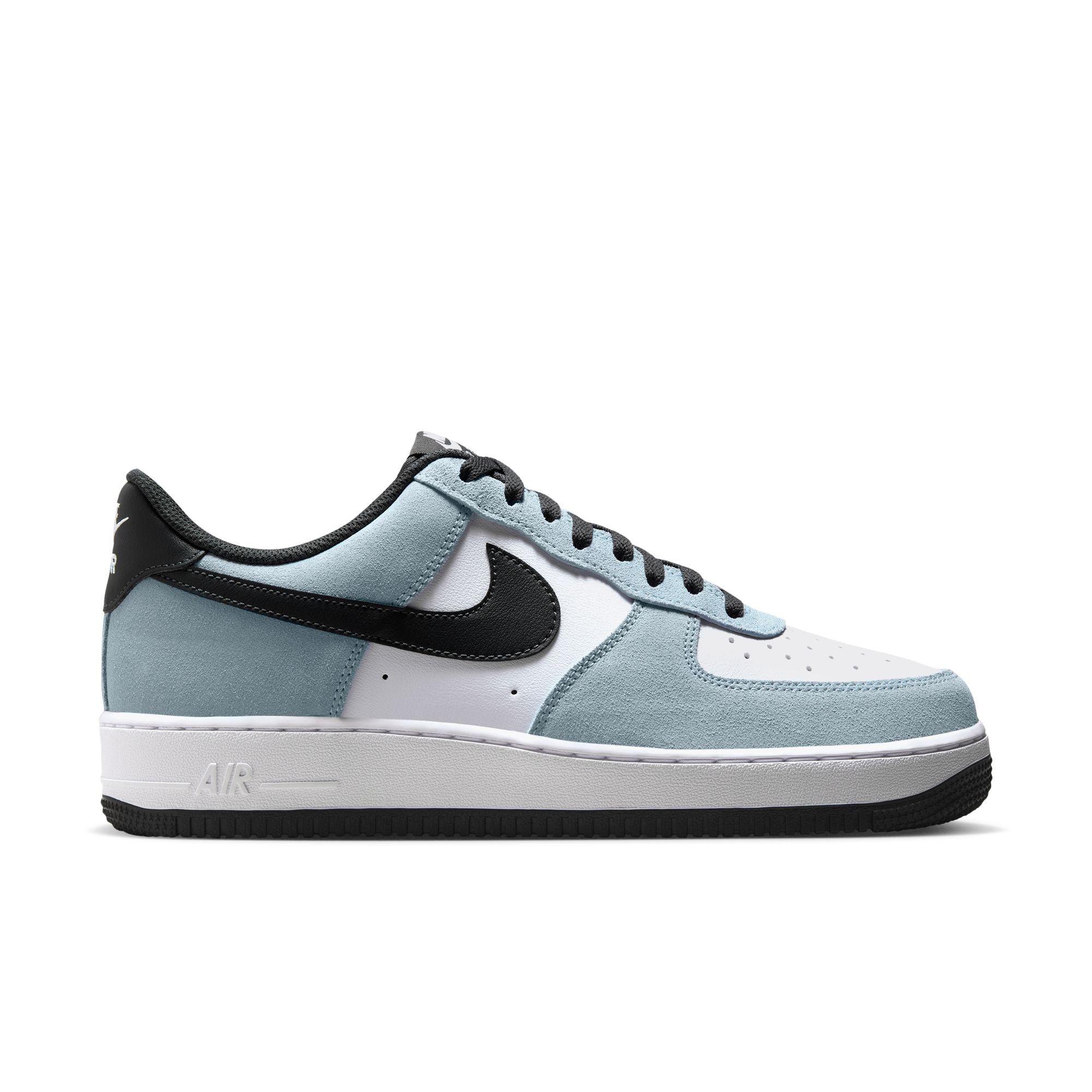AIR FORCE 1 07 LV8 סניקרס