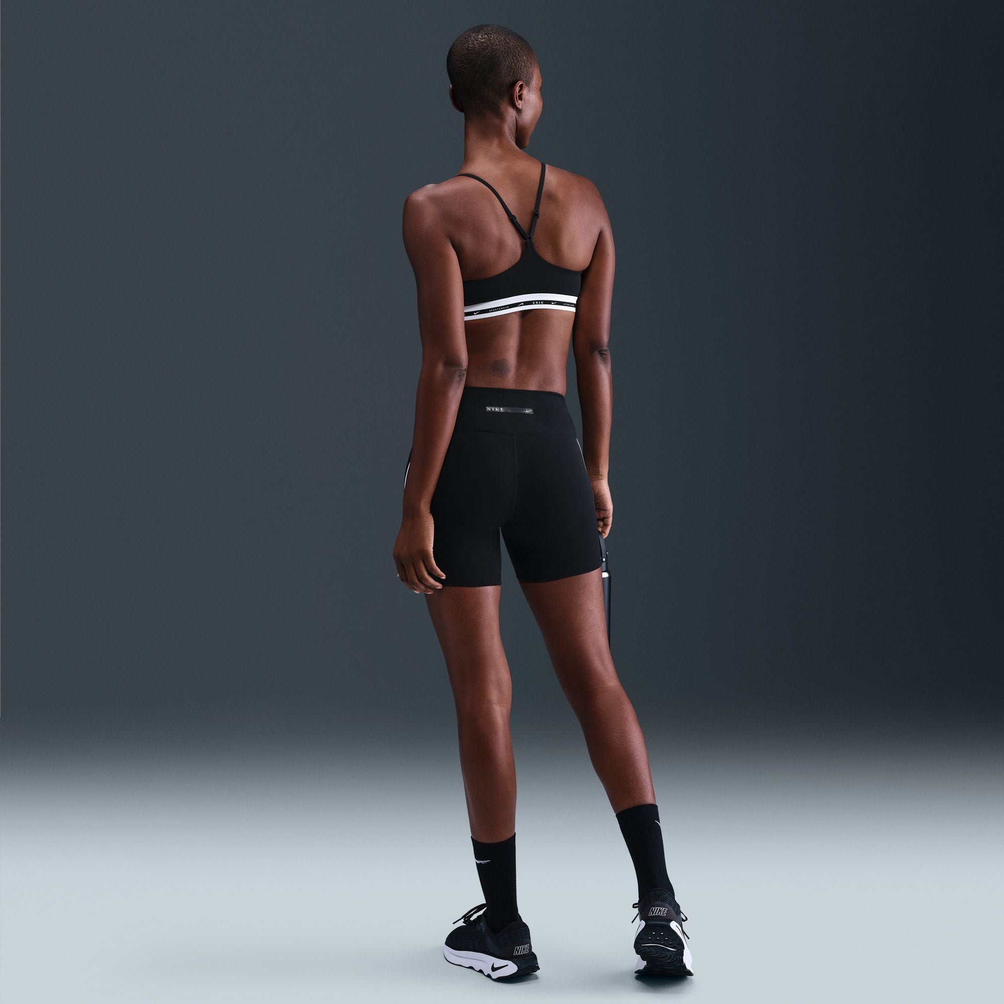 DRI FIT INDY חזיית אימון