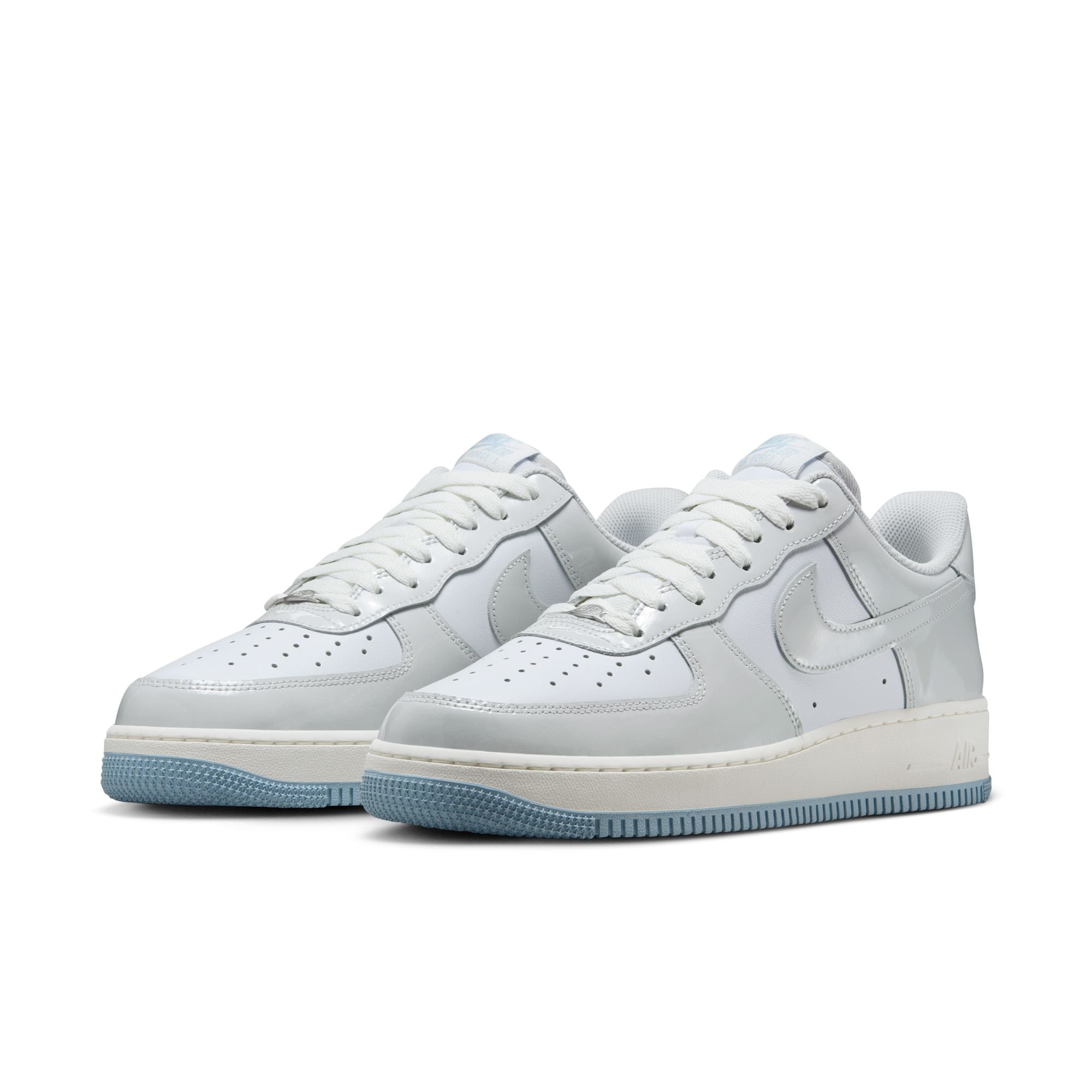 NIKE AIR FORCE 1 07 סניקרס