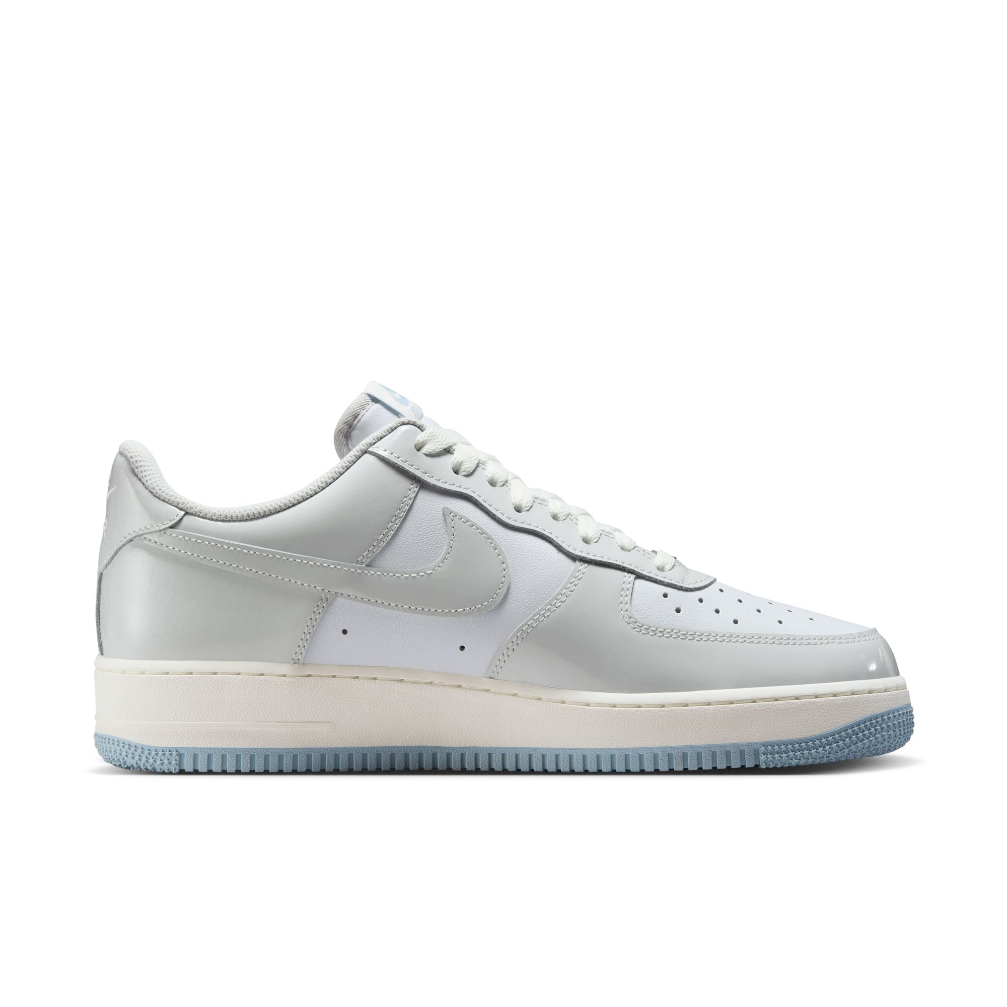 NIKE AIR FORCE 1 07 סניקרס