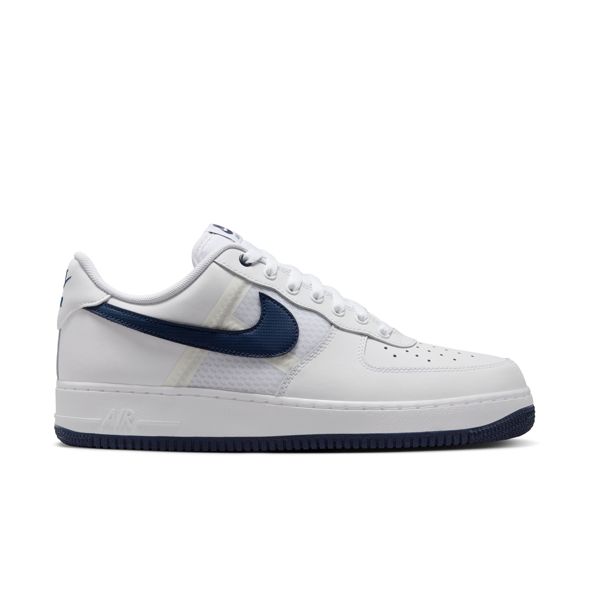 NIKE AIR FORCE 1 07 LV8 סניקרס