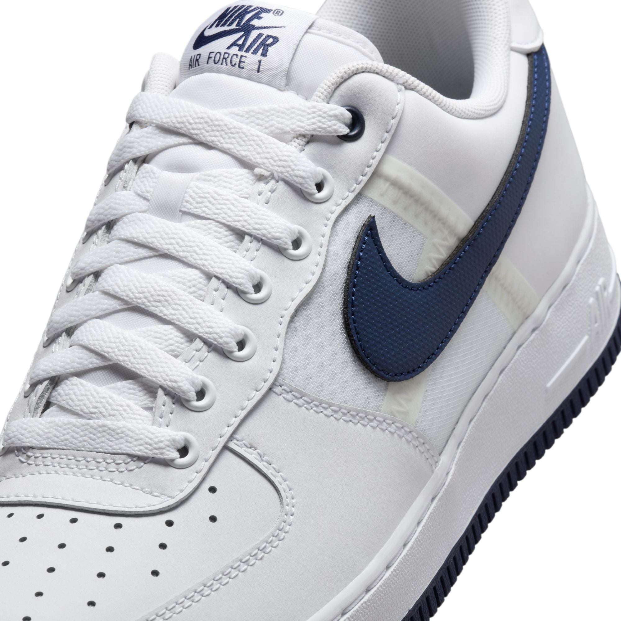 NIKE AIR FORCE 1 07 LV8 סניקרס