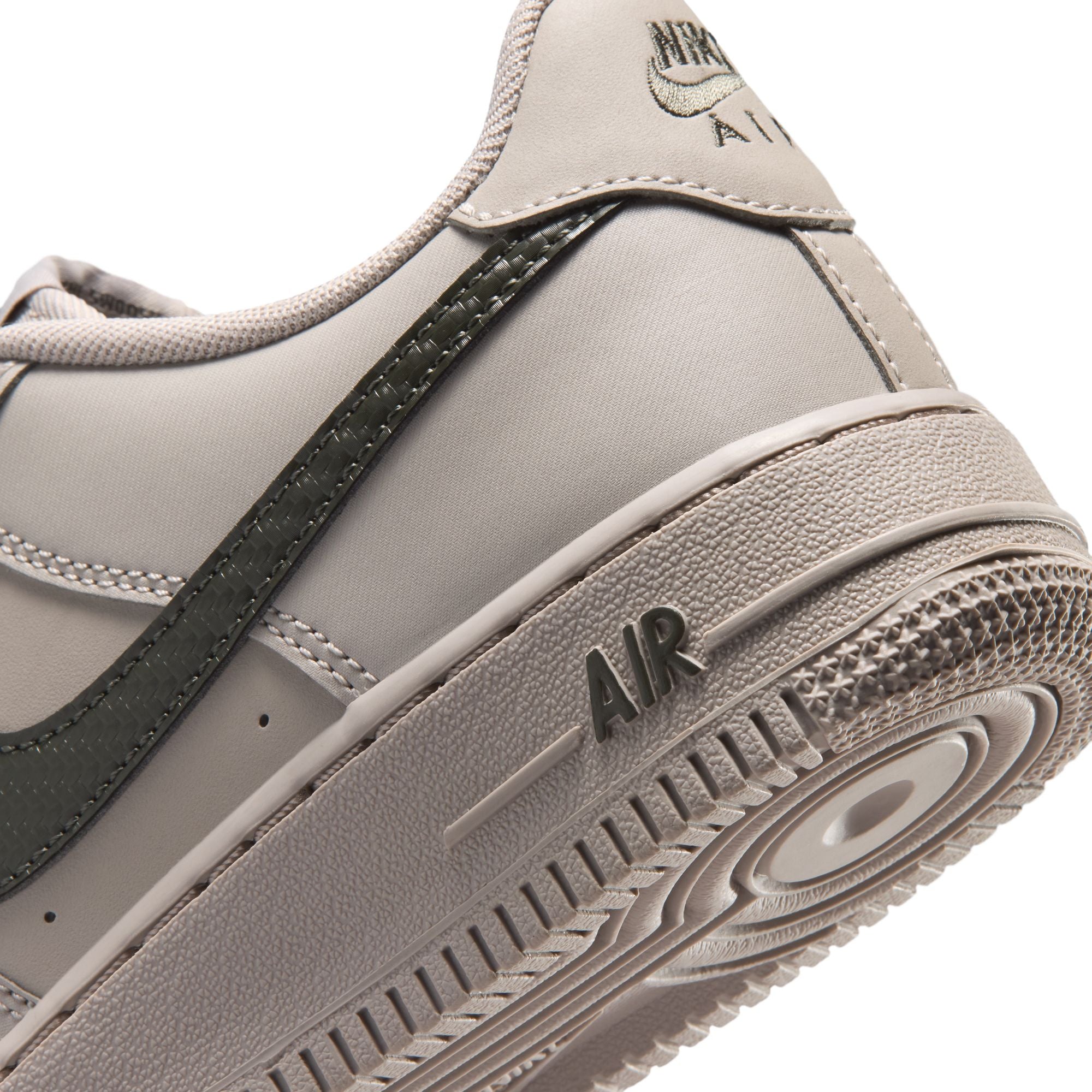 Air Force 1 Tech Essential סניקרס