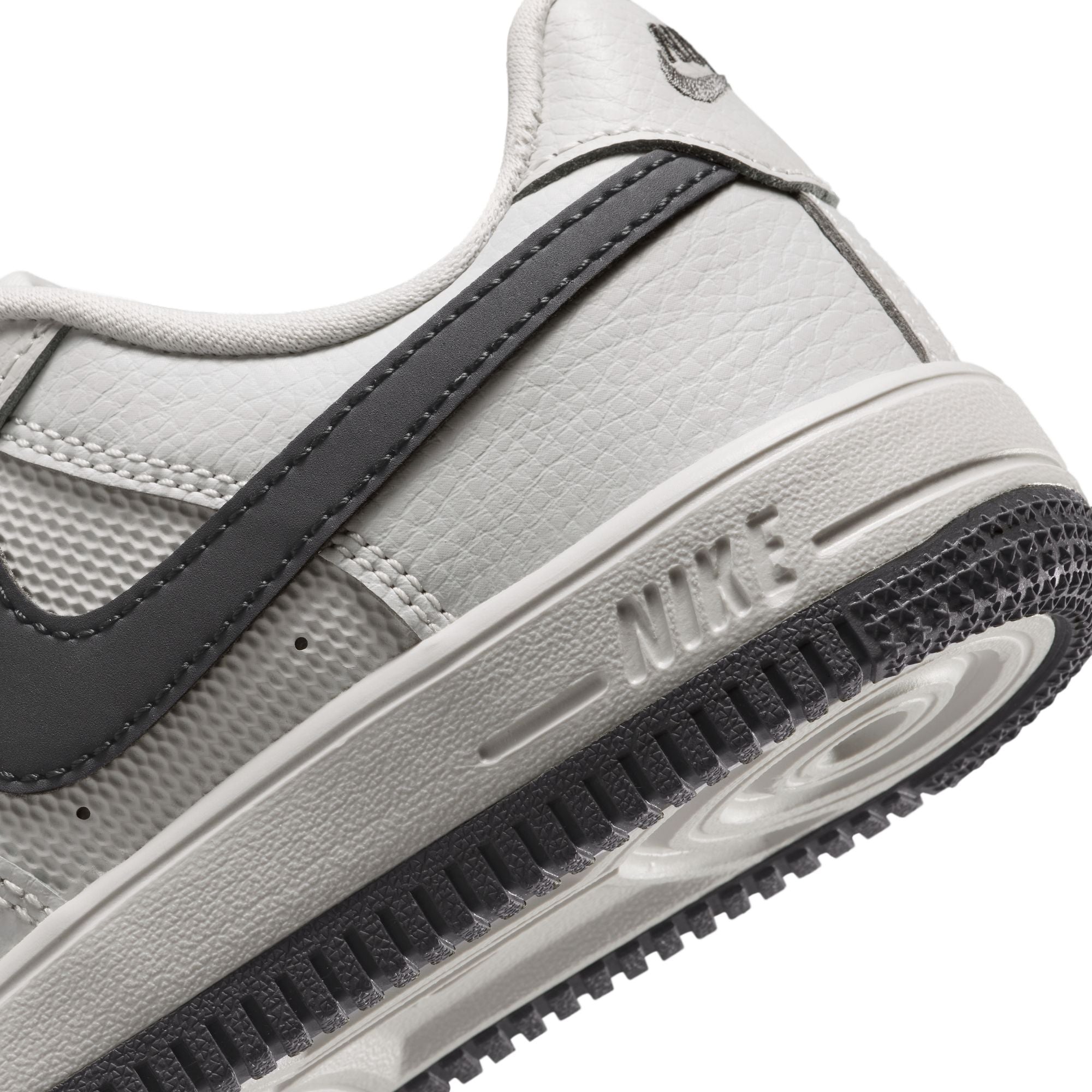 AIR FORCE 1 LOW LACE סניקרס