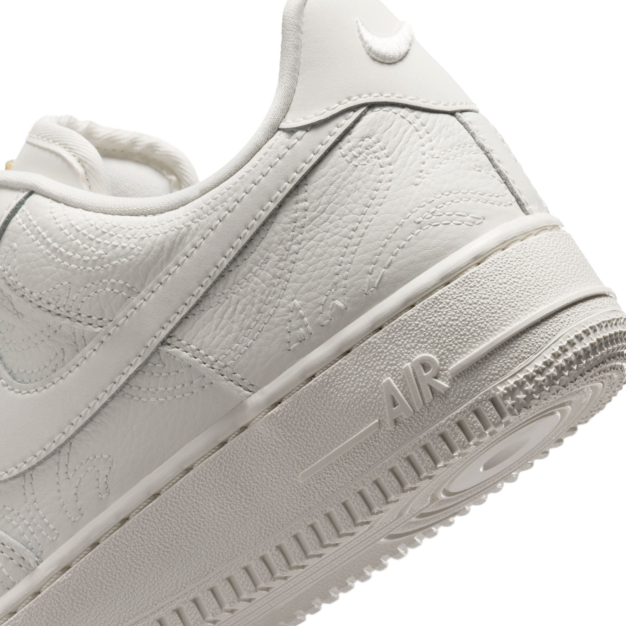 AIR FORCE 1  07 סניקרס