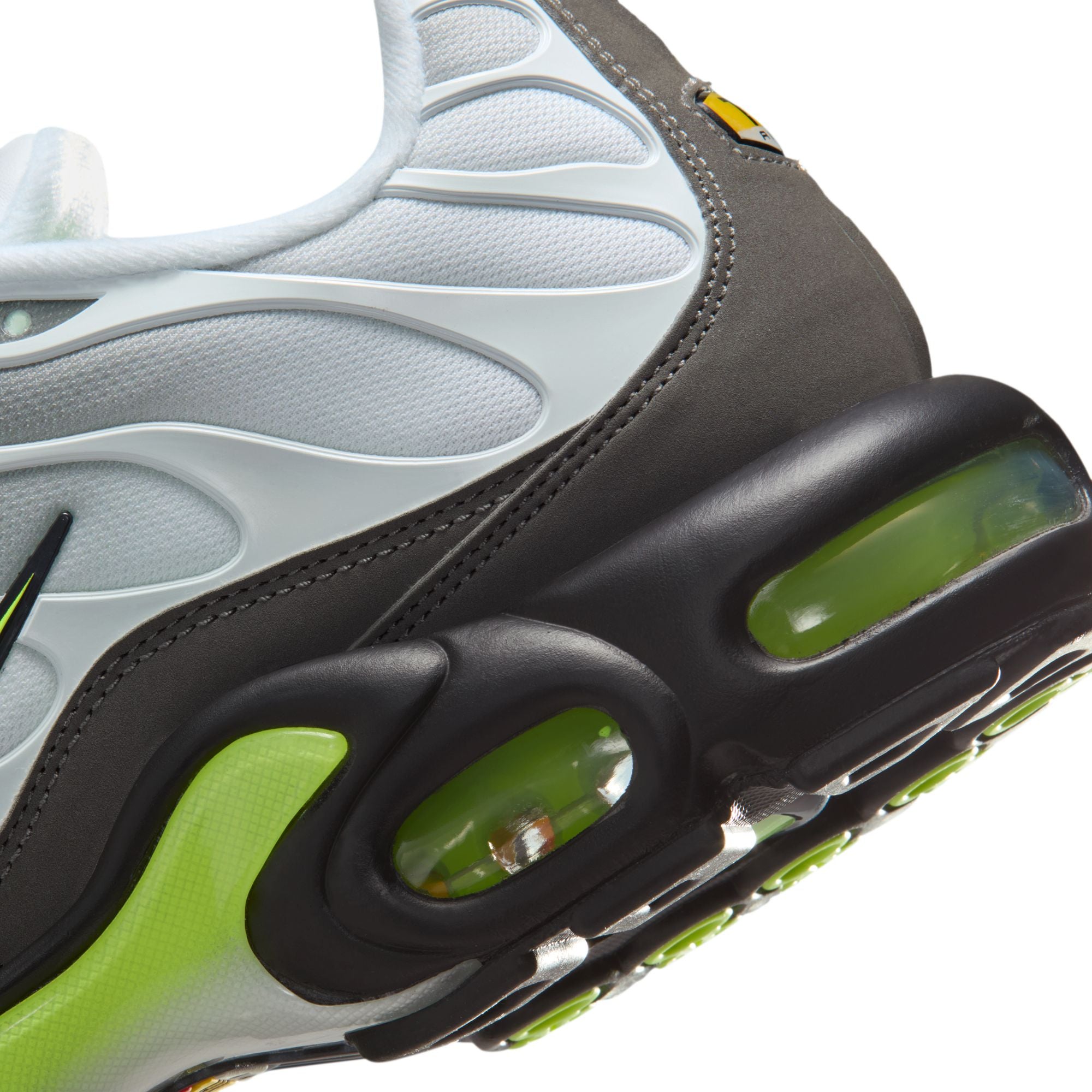 NIKE AIR MAX PLUS