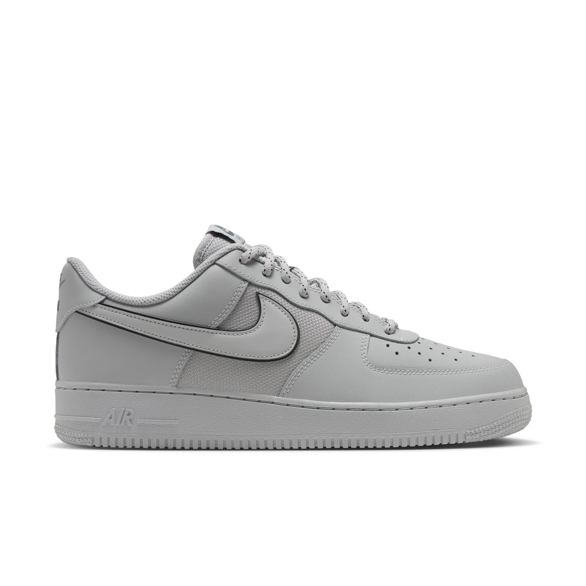 AIR FORCE 1 '07 LV8 סניקרס