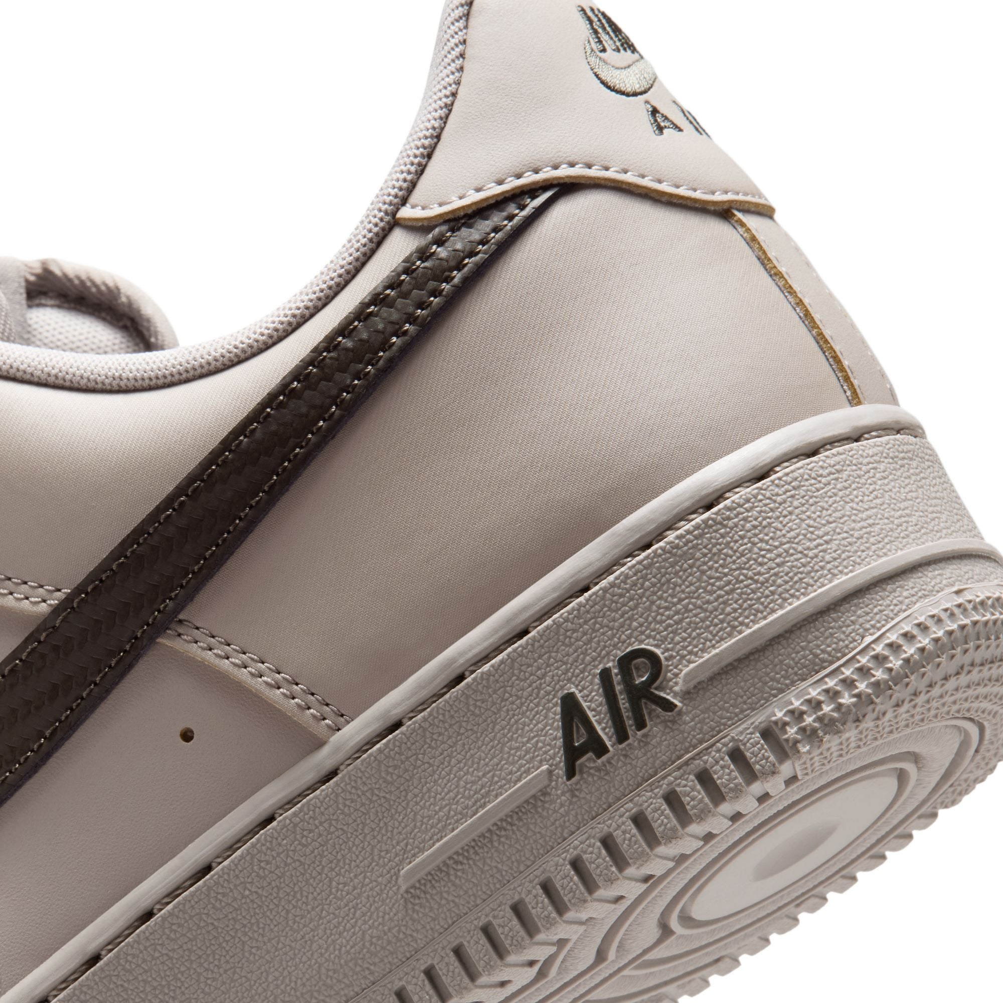 AIR FORCE 1  07 סניקרס