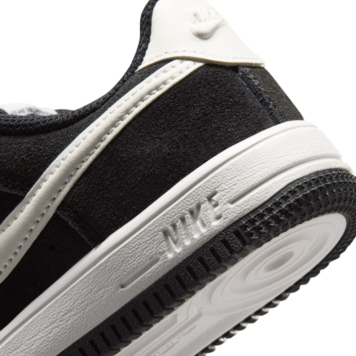 FORCE 1 LOW סניקרס