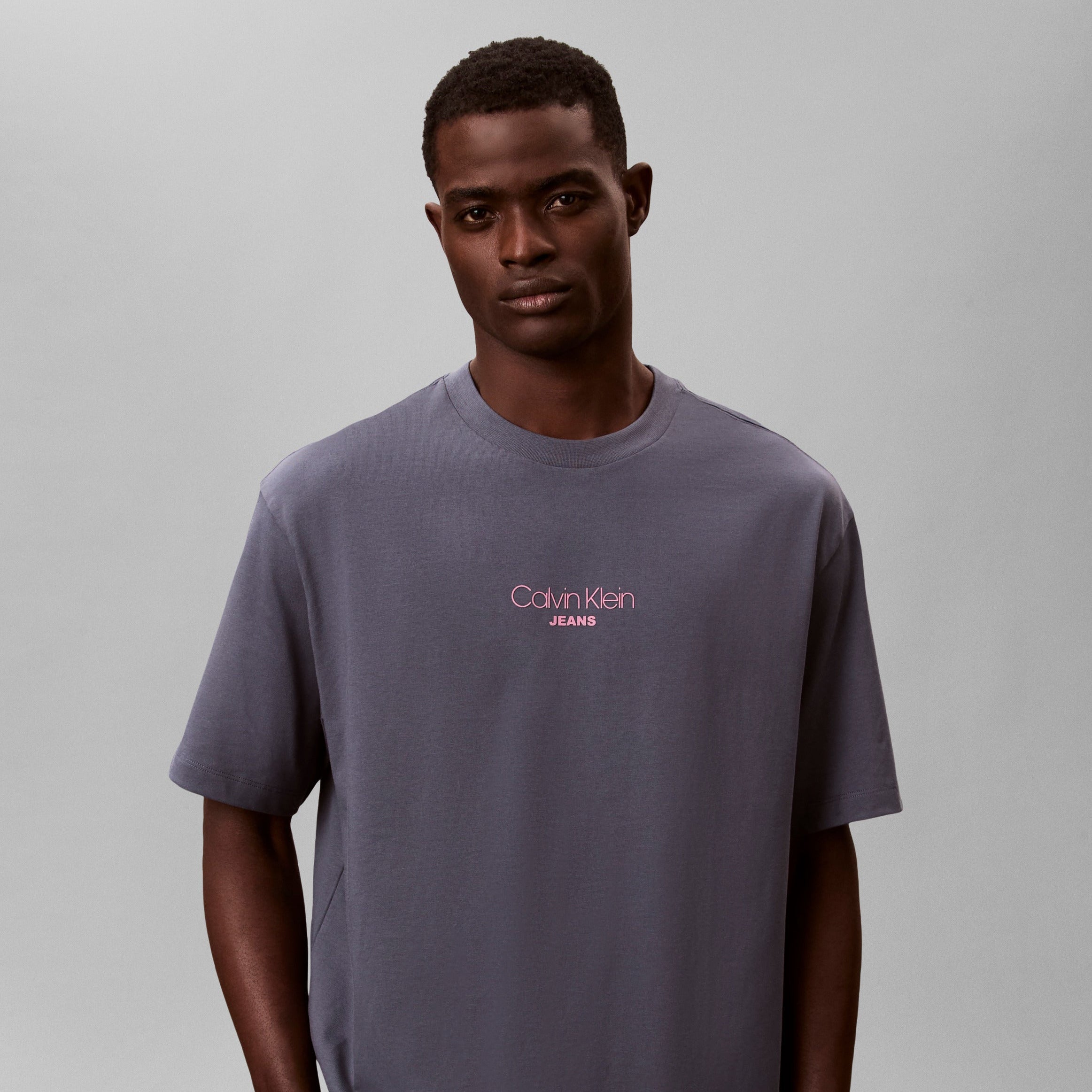 SS 16S RLXD FIT CKJ GRAPHIC TE טישרט