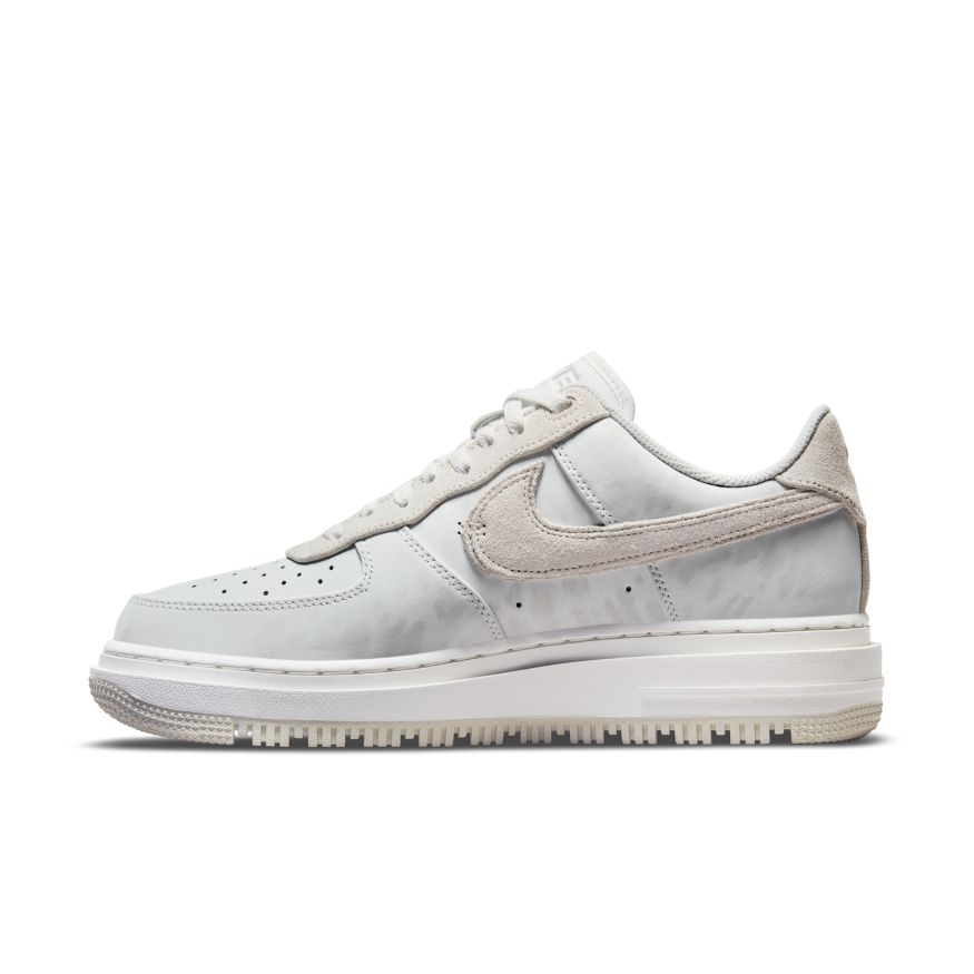 AIR FORCE 1 LUXE סניקרס