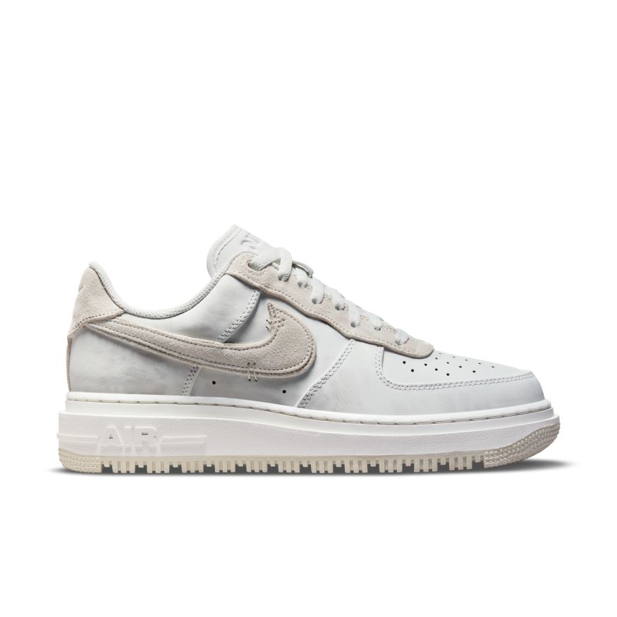 AIR FORCE 1 LUXE סניקרס