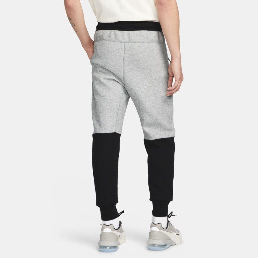 NIKE | SPORTSWEAR TECH FLEECE מכנסי טרנינג  | FOOT LOCKER