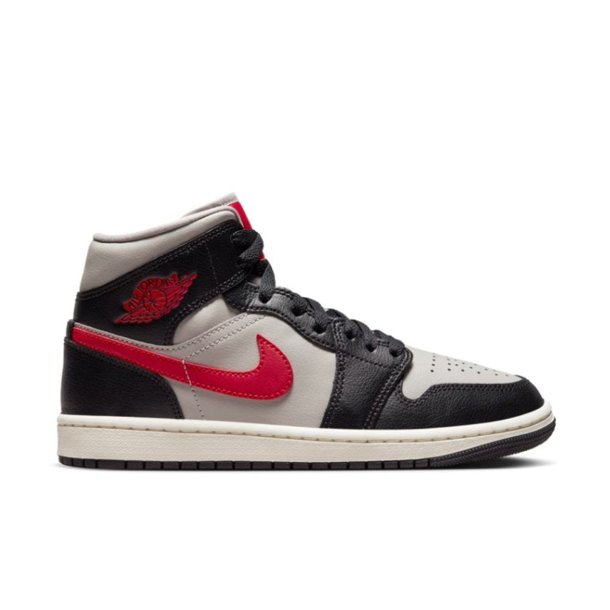 NIKE | AIR JORDAN 1 MID סניקרס  | FOOT LOCKER