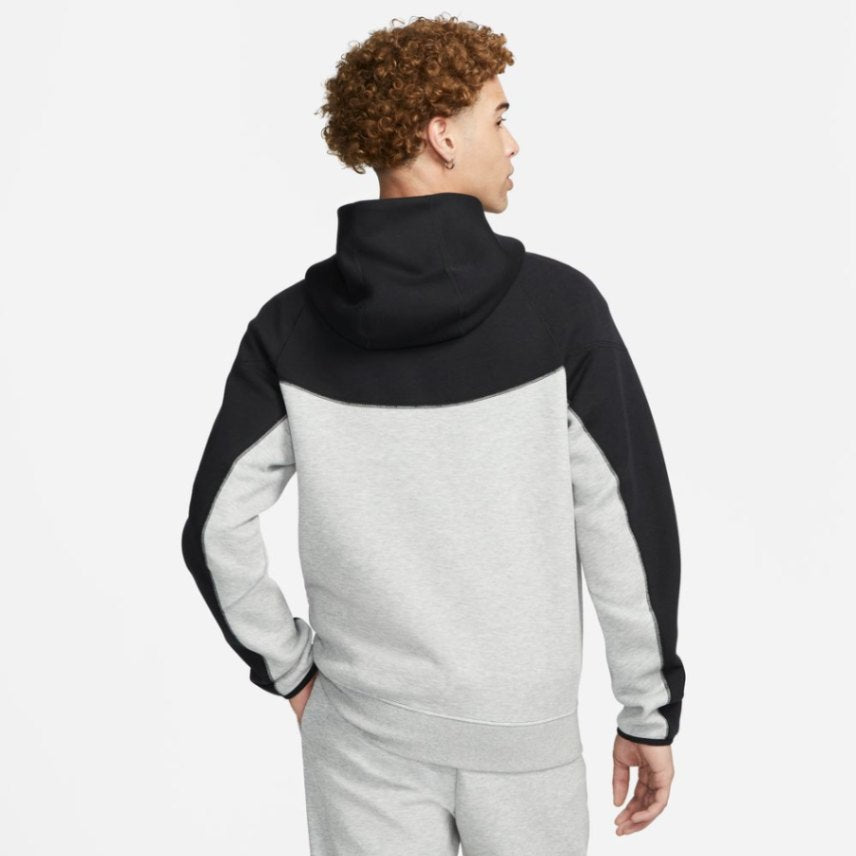 NIKE | SPORTSWEAR TECH WINDRUNNER קפוצ'ון  | FOOT LOCKER