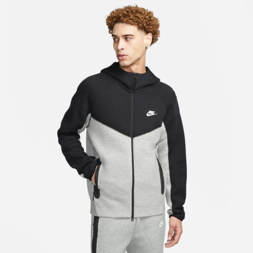 NIKE | SPORTSWEAR TECH WINDRUNNER קפוצ'ון  | FOOT LOCKER