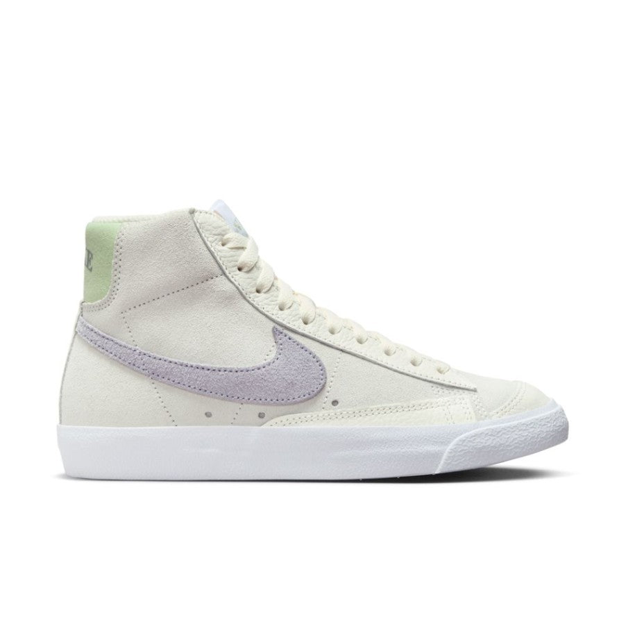 NIKE | BLAZER MID 77 סניקרס  | FOOT LOCKER