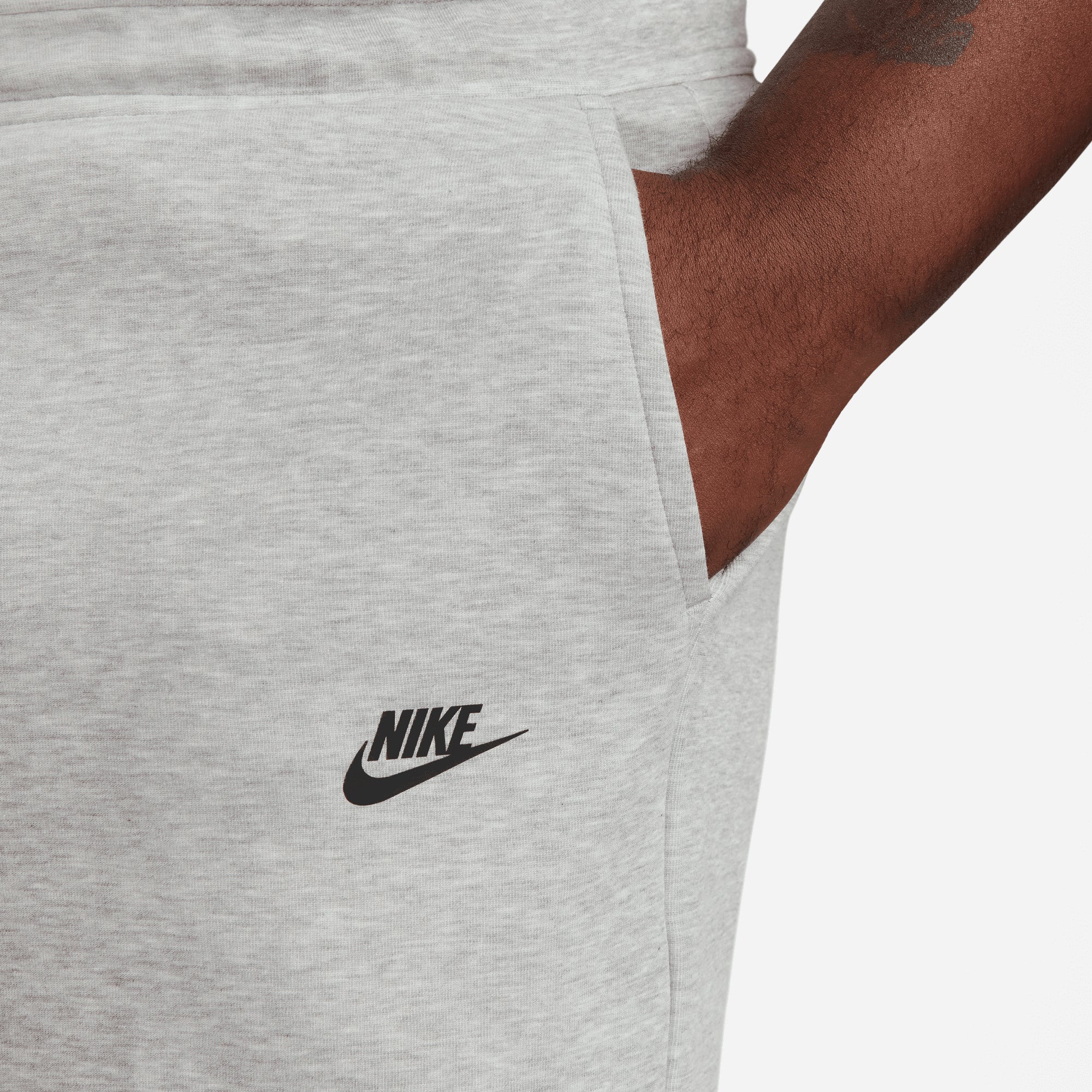 NIKE | SPORTWEAR TECH FLEECE מכנסיים קצרים  | FOOT LOCKER