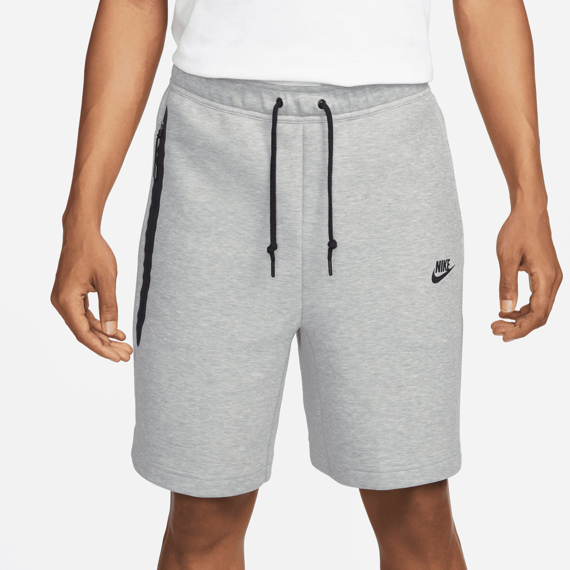 NIKE | SPORTWEAR TECH FLEECE מכנסיים קצרים  | FOOT LOCKER