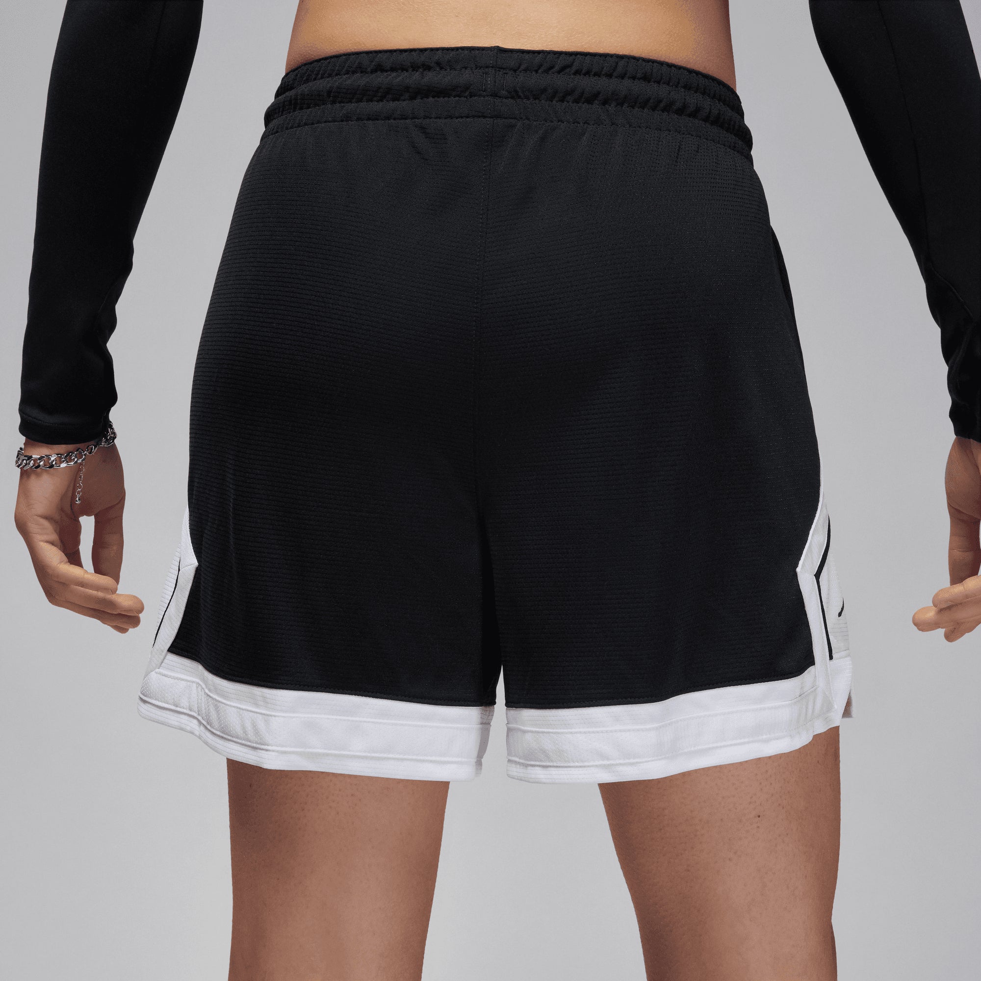 NIKE | DIAMOND SHORTS מכנסיים קצרים  | FOOT LOCKER