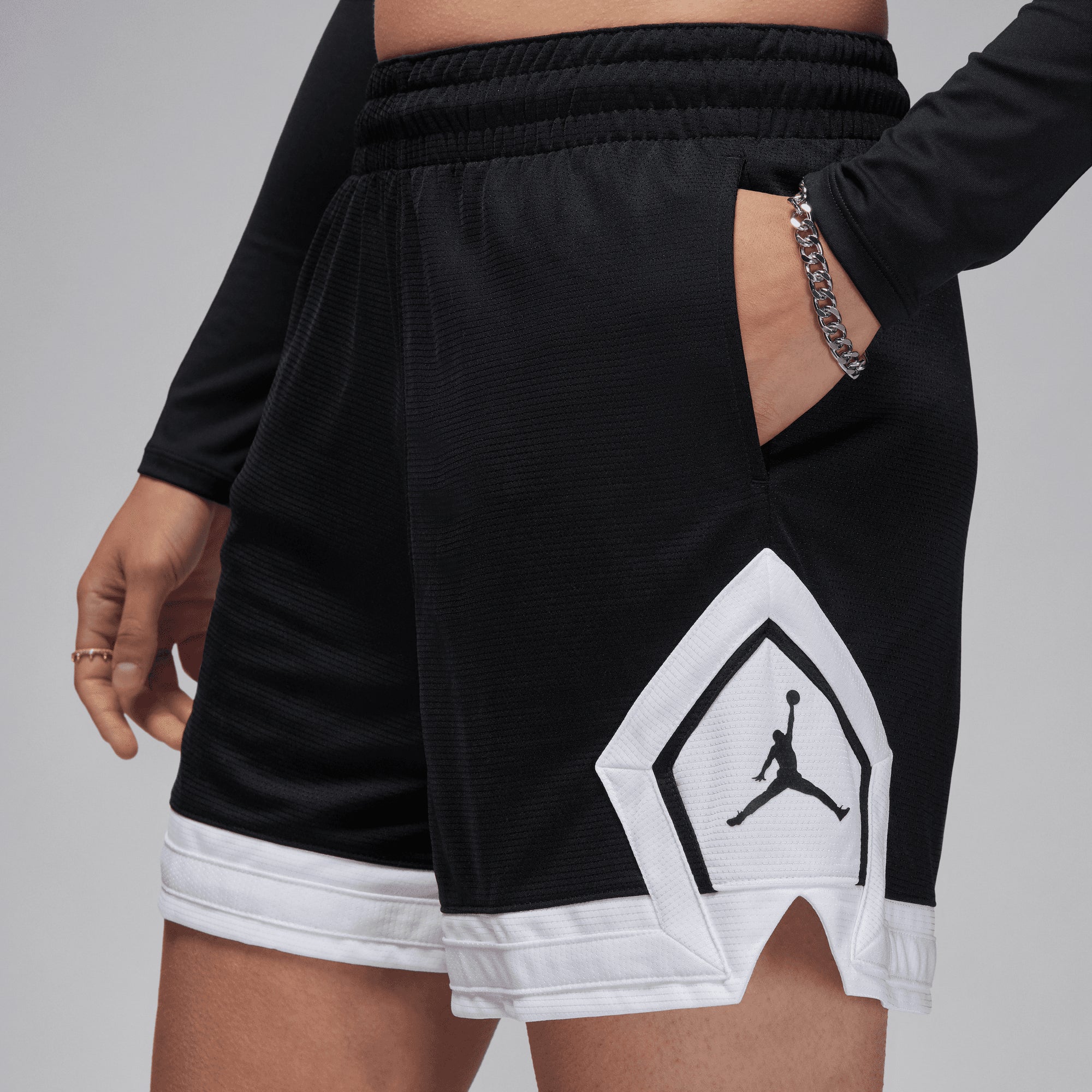 NIKE | DIAMOND SHORTS מכנסיים קצרים  | FOOT LOCKER