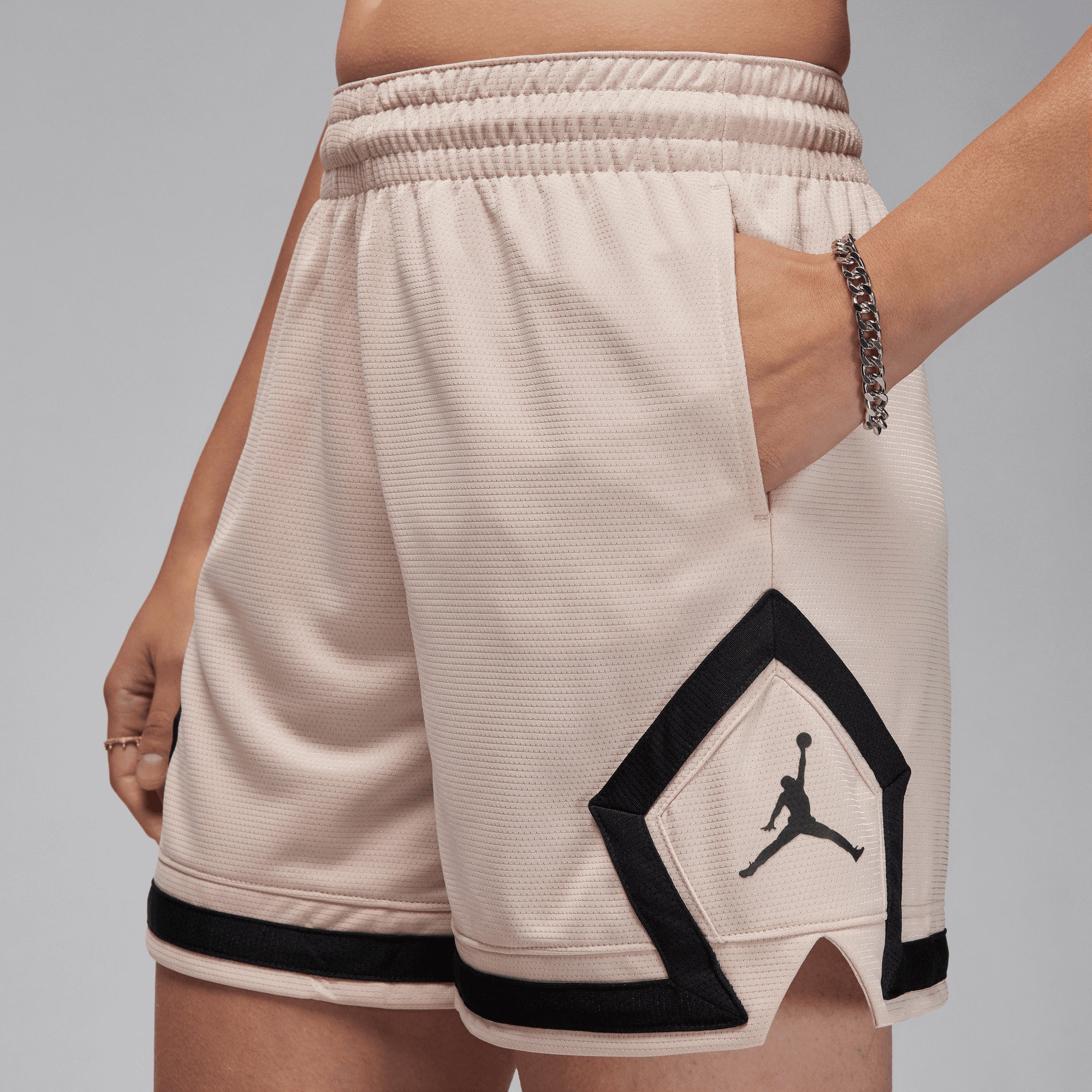 NIKE | DIAMOND SHORTS מכנסיים קצרים  | FOOT LOCKER