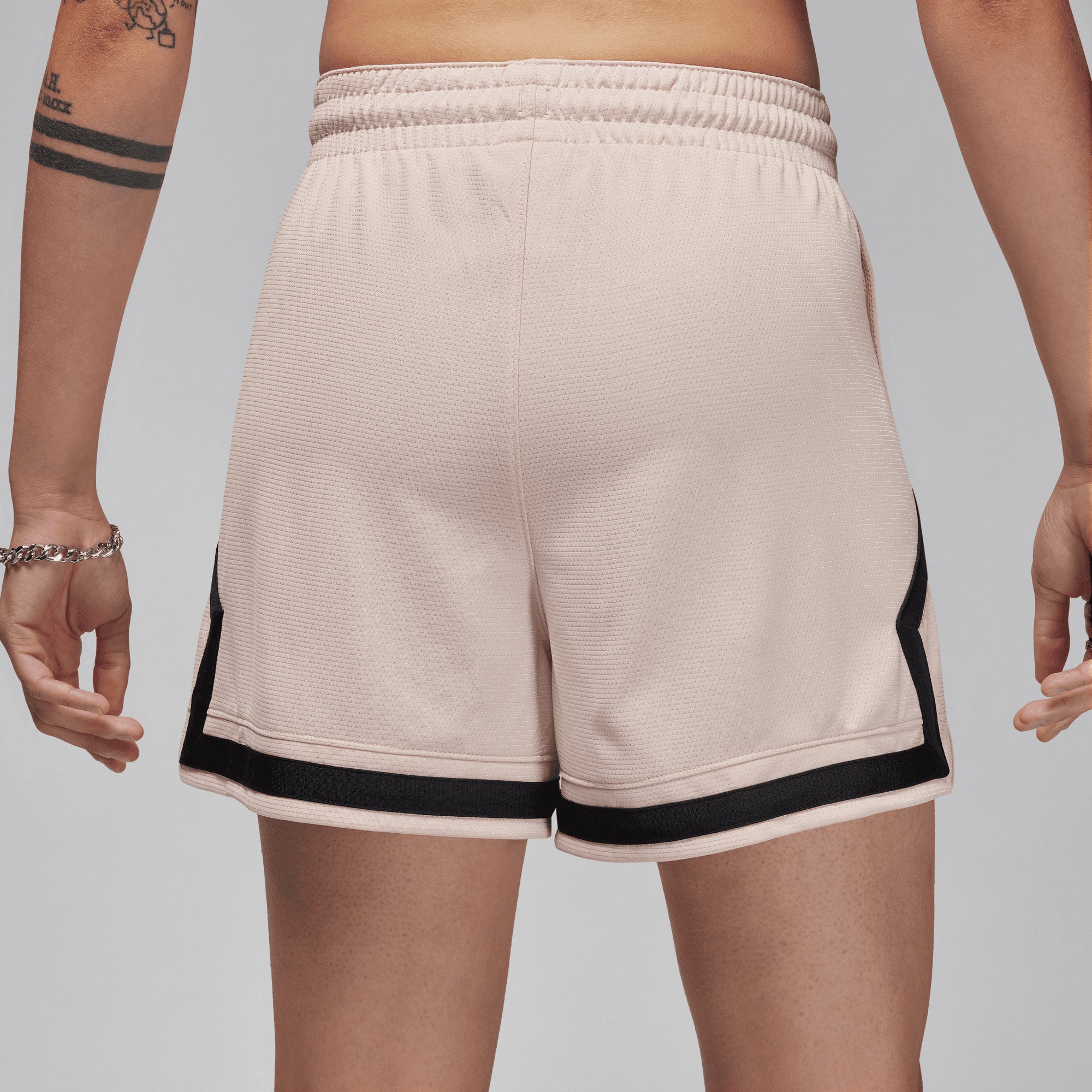 NIKE | DIAMOND SHORTS מכנסיים קצרים  | FOOT LOCKER