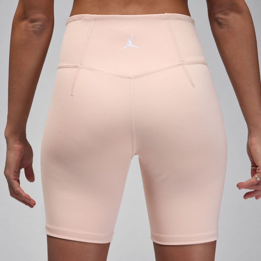 NIKE | HIGH WAISTED BIKE SHORTS טייץ בייקר  | FOOT LOCKER