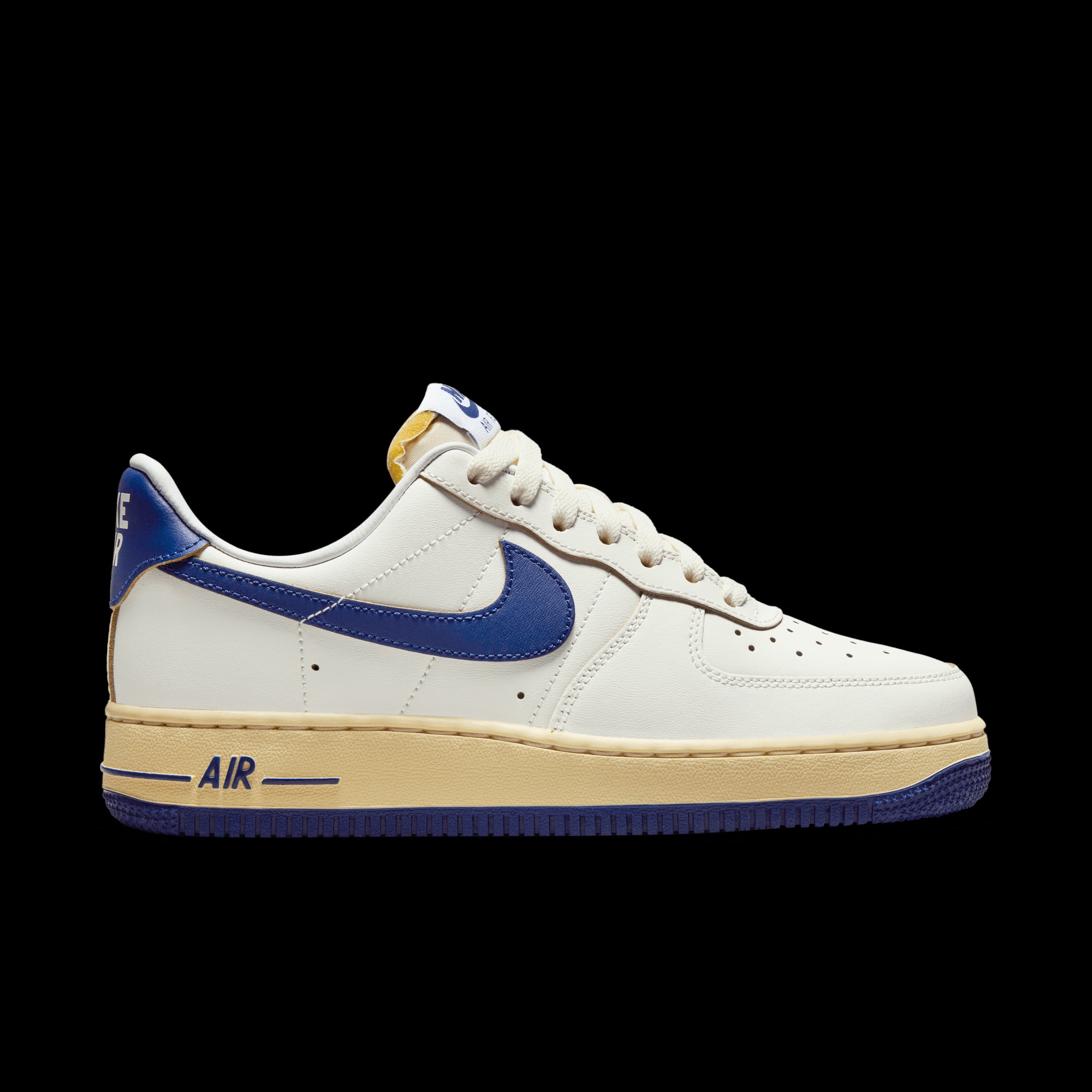 NIKE | AIR FORCE 1 '07 סניקרס  | FOOT LOCKER