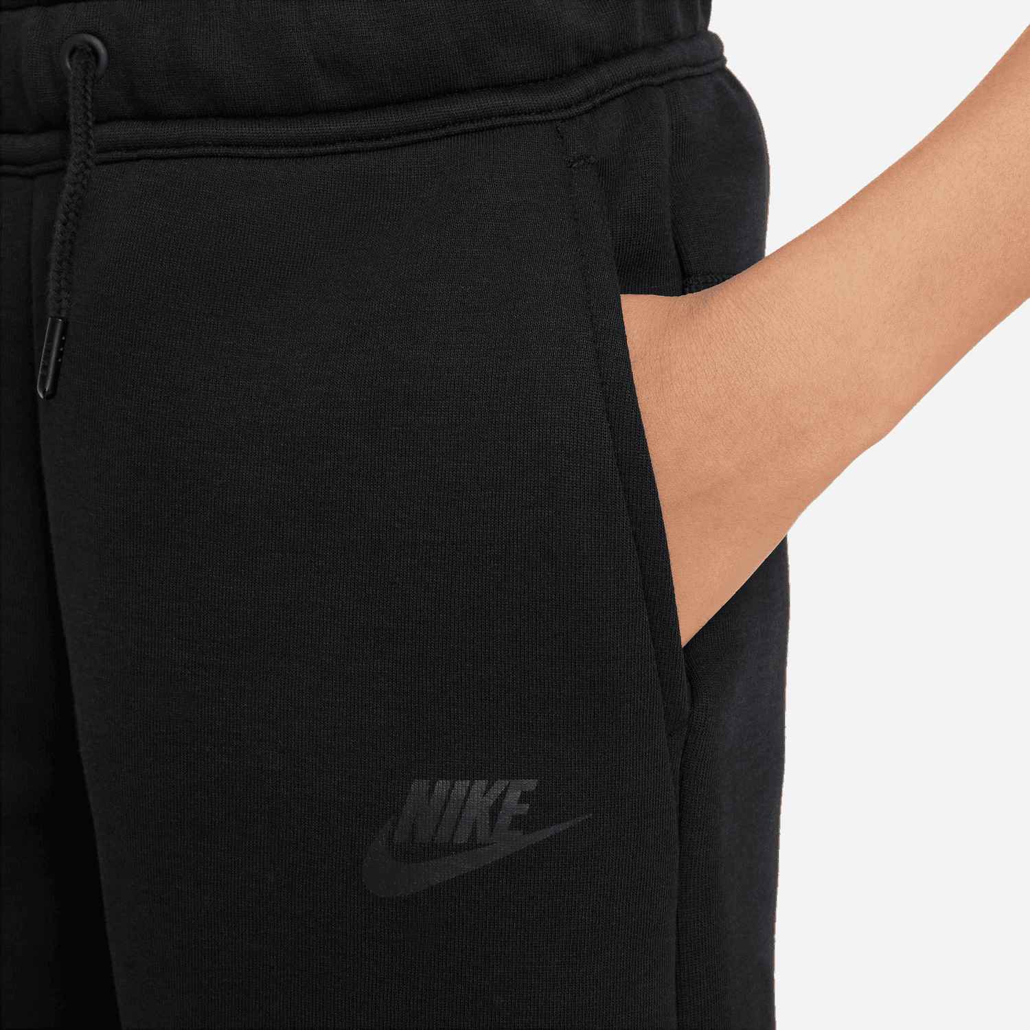 NIKE | TECH FLEECE מכנסיים קצרים ל  | FOOT LOCKER