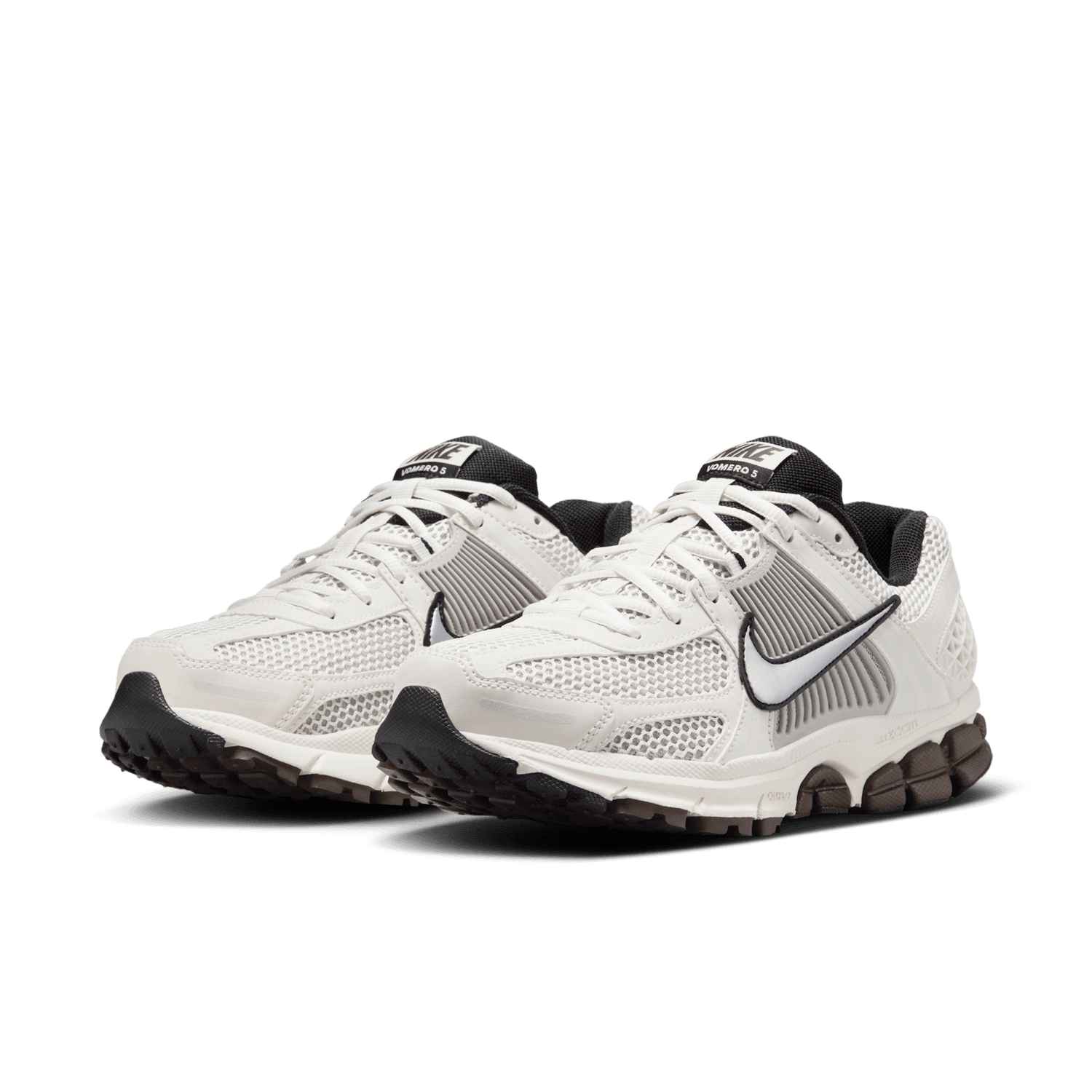 NIKE | ZOOM VOMERO 5 סניקרס  | FOOT LOCKER